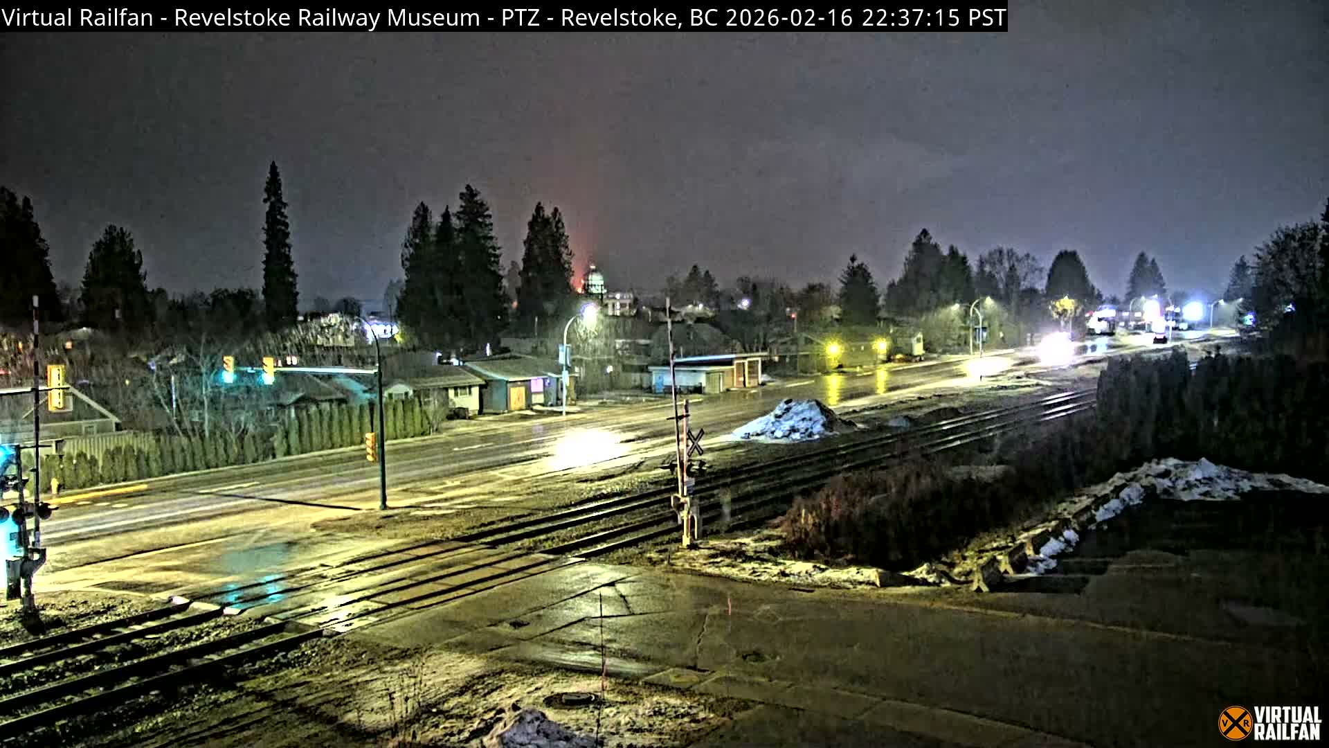 Revelstoke City & Canadian Pacific Railway Railroad Crossing Live Cam - Revelstoke, Columbia-Shuswap, British Columbia, Canada  PTZ | Virtual Railfan LIVE ! 2025-03-18 12:14