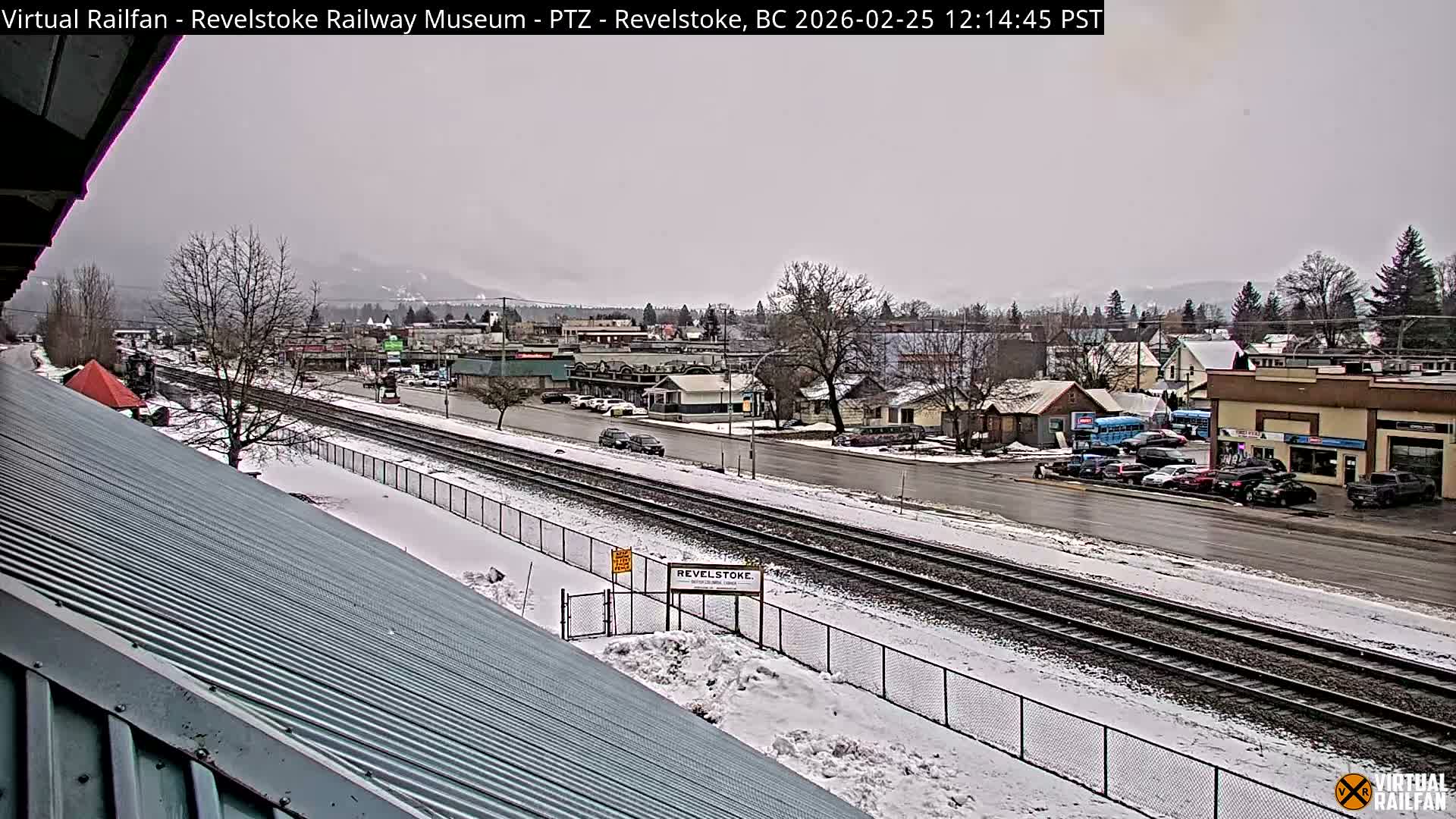 Revelstoke City & Canadian Pacific Railway Railroad Crossing Live Cam - Revelstoke, Columbia-Shuswap, British Columbia, Canada  PTZ | Virtual Railfan LIVE ! 2025-03-18 12:14