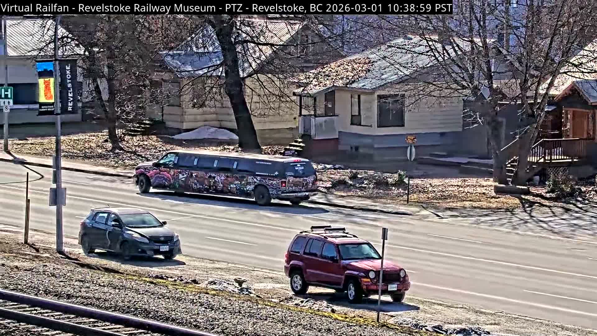 Revelstoke City & Canadian Pacific Railway Railroad Crossing Live Cam - Revelstoke, Columbia-Shuswap, British Columbia, Canada  PTZ | Virtual Railfan LIVE ! 2025-03-18 12:14
