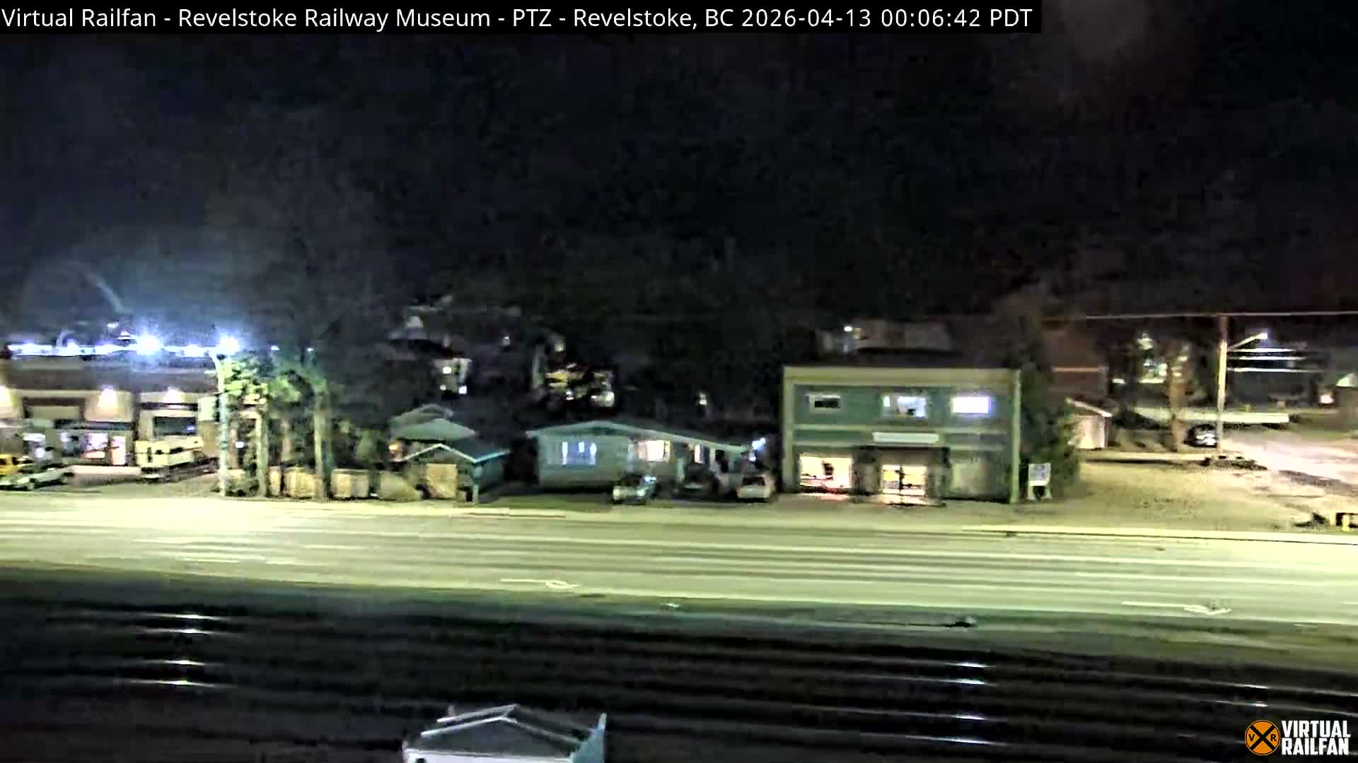 Revelstoke City & Canadian Pacific Railway Railroad Crossing Live Cam - Revelstoke, Columbia-Shuswap, British Columbia, Canada  PTZ | Virtual Railfan LIVE ! 2025-03-18 12:14