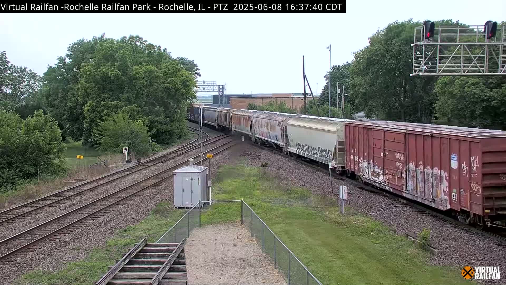 Rochelle Railfan Park Railroad Junction Live Cam - Rochelle, Ogle, Illinois, USA 