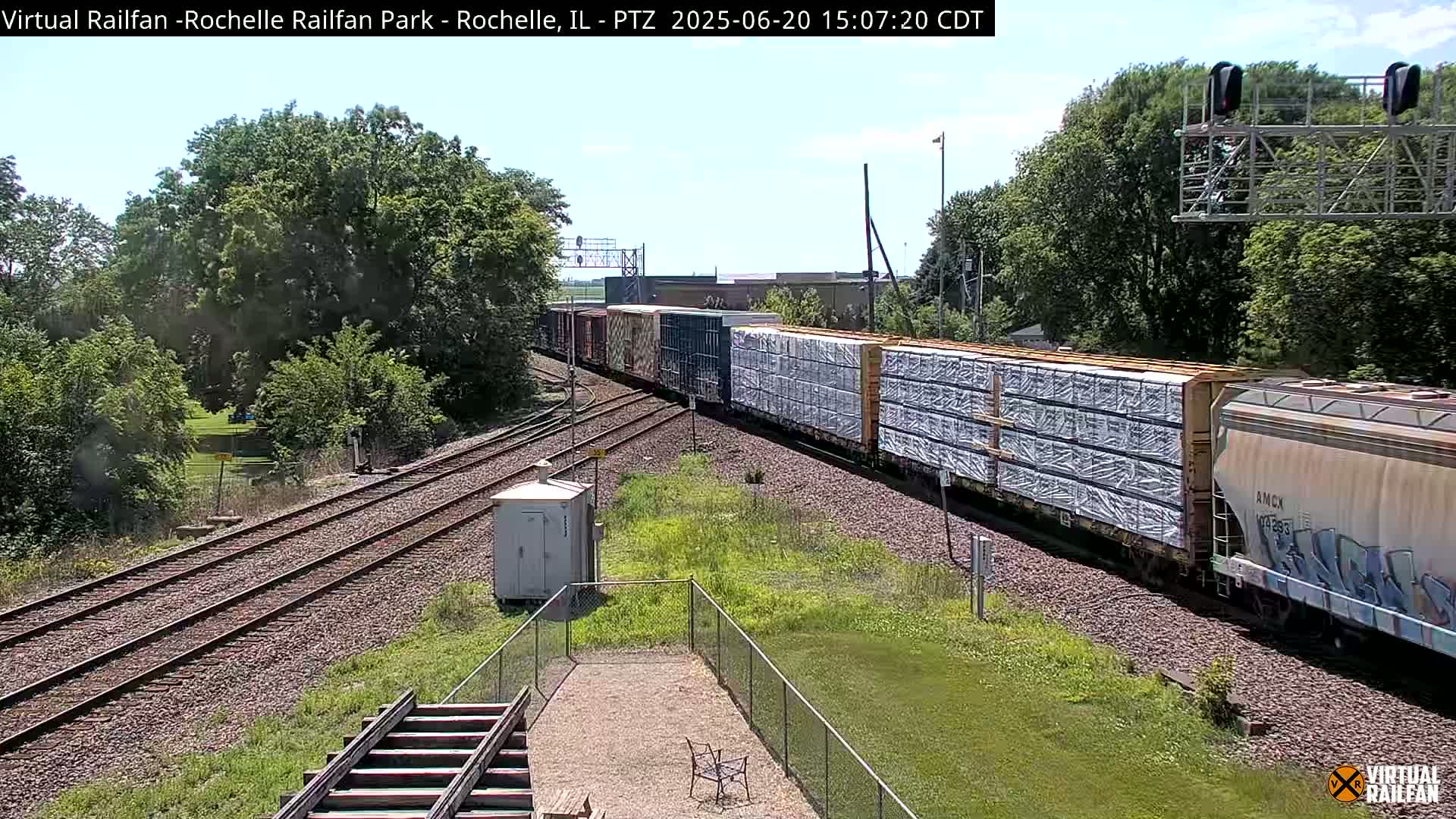 Rochelle Railfan Park Railroad Junction Live Cam - Rochelle, Ogle, Illinois, USA 