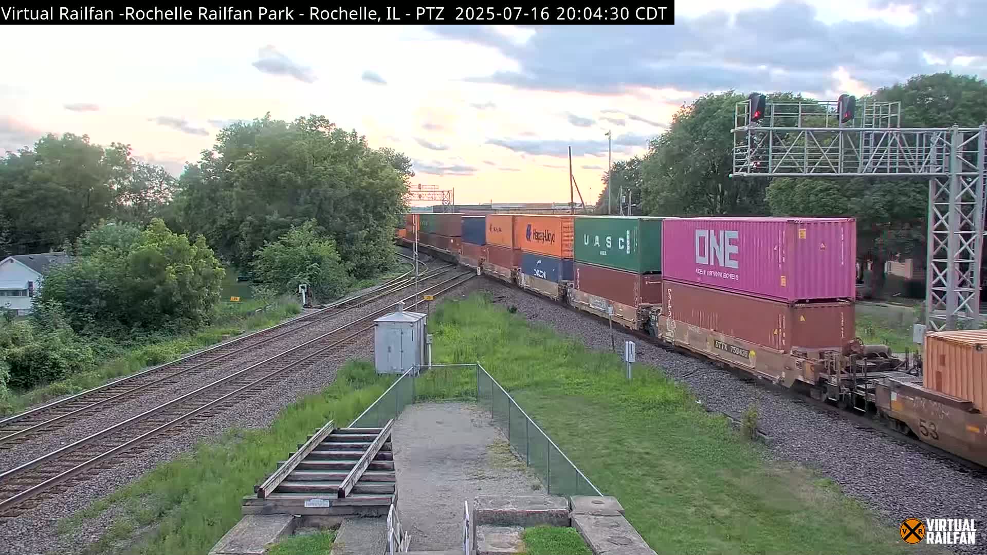 Rochelle Railfan Park Railroad Junction Live Cam - Rochelle, Ogle, Illinois, USA 