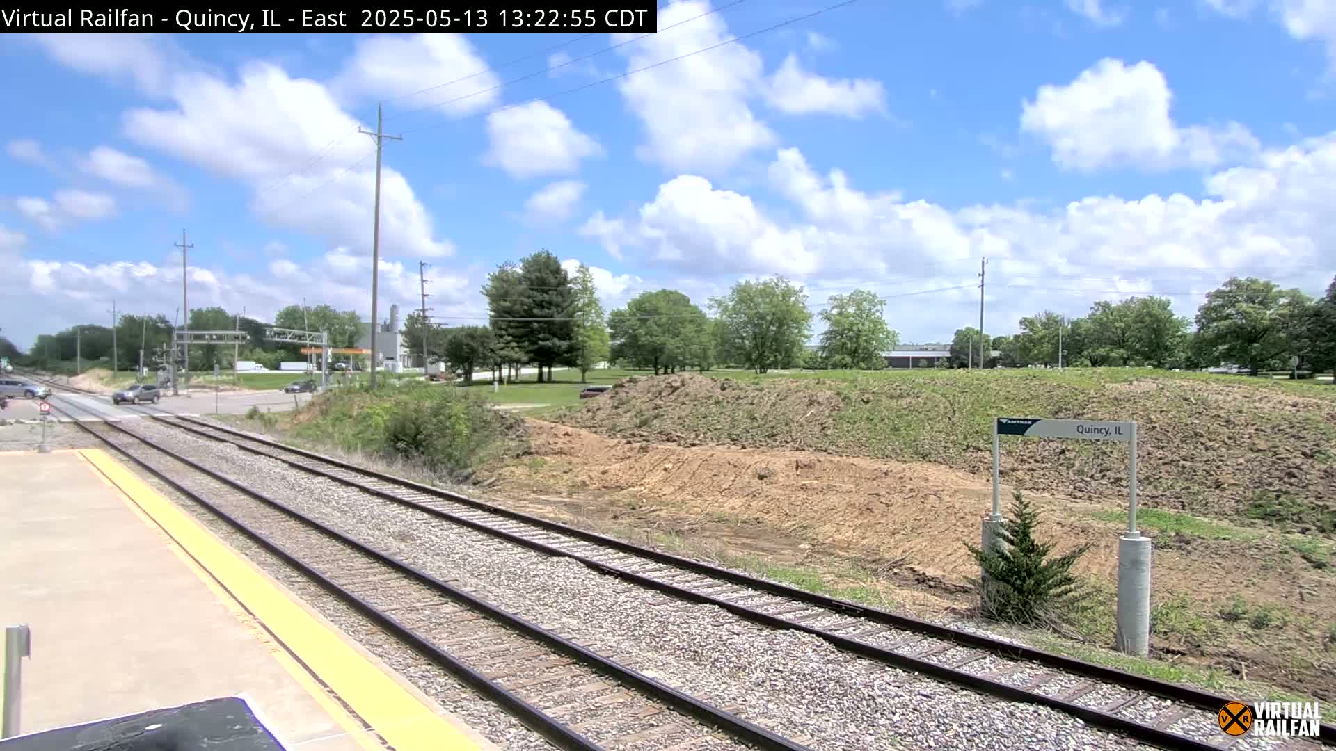 Quincy Amtrak Station & Railroad Crossing Live Cam - Quincy, Adams, Illinois, USA