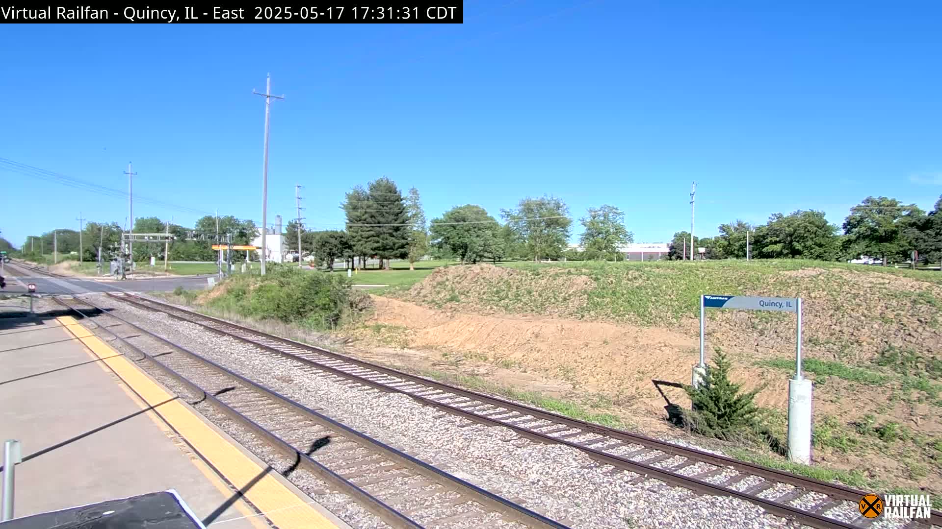 Quincy Amtrak Station & Railroad Crossing Live Cam - Quincy, Adams, Illinois, USA