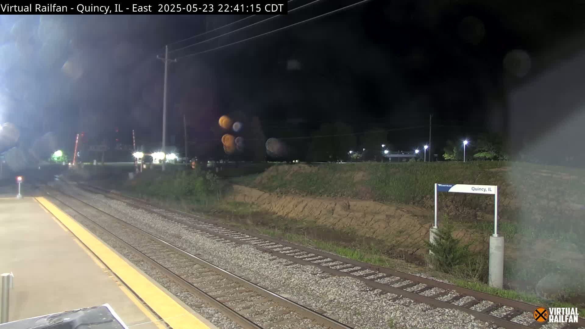 Quincy Amtrak Station & Railroad Crossing Live Cam - Quincy, Adams, Illinois, USA