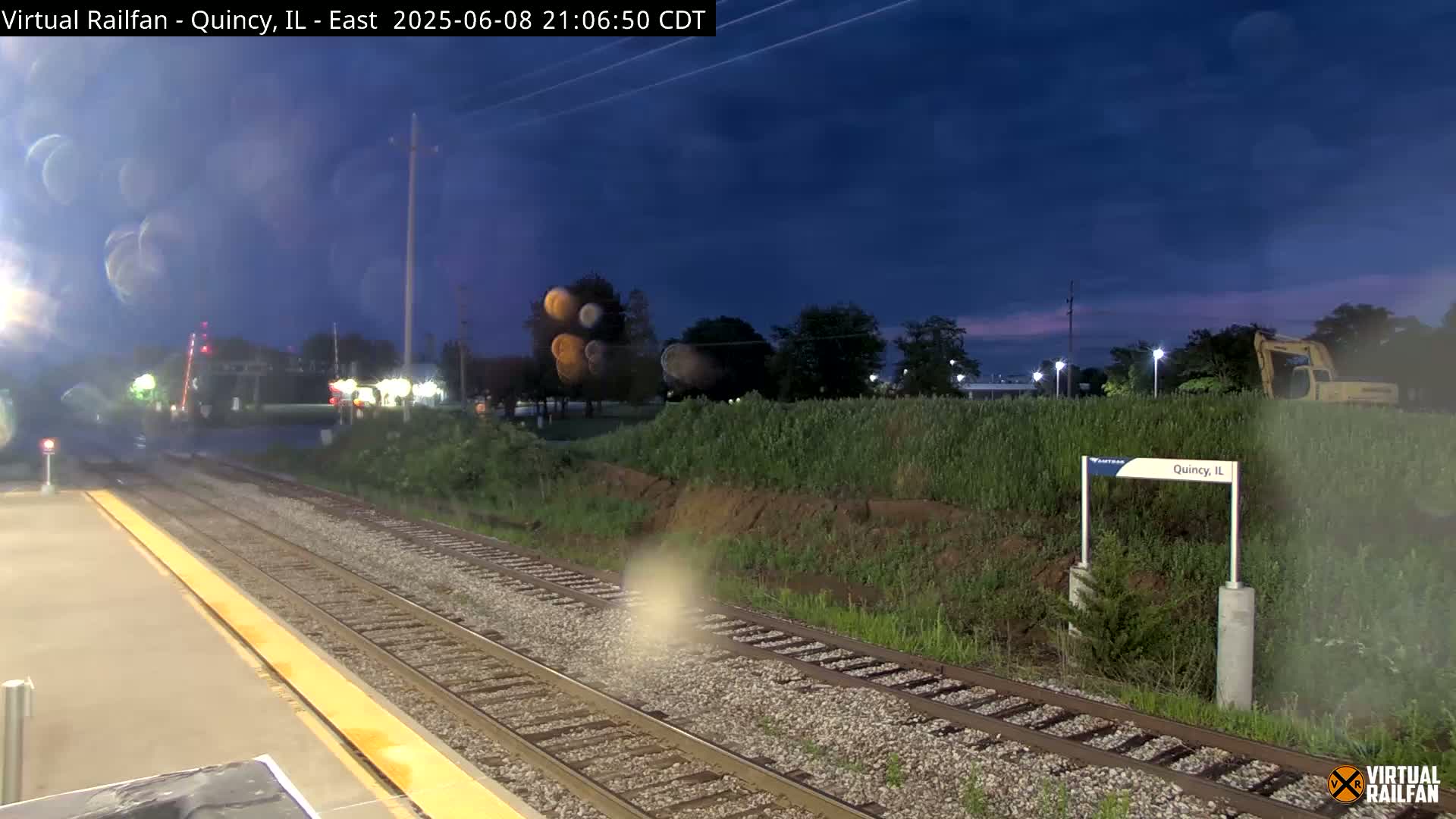 Quincy Amtrak Station & Railroad Crossing Live Cam - Quincy, Adams, Illinois, USA