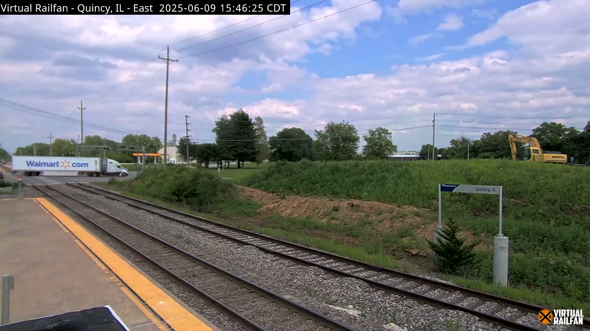 Quincy Amtrak Station & Railroad Crossing Live Cam - Quincy, Adams, Illinois, USA