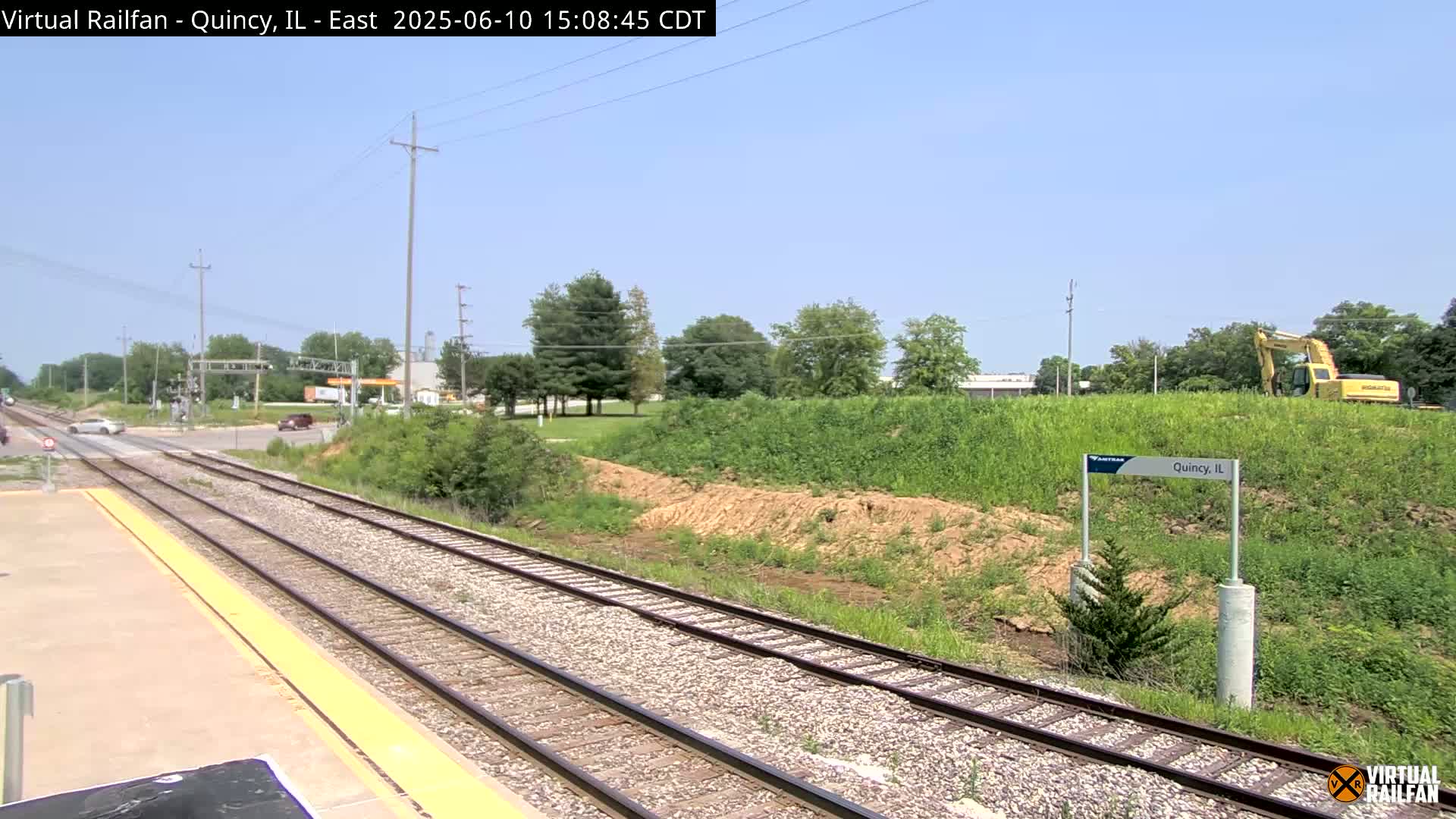 Quincy Amtrak Station & Railroad Crossing Live Cam - Quincy, Adams, Illinois, USA