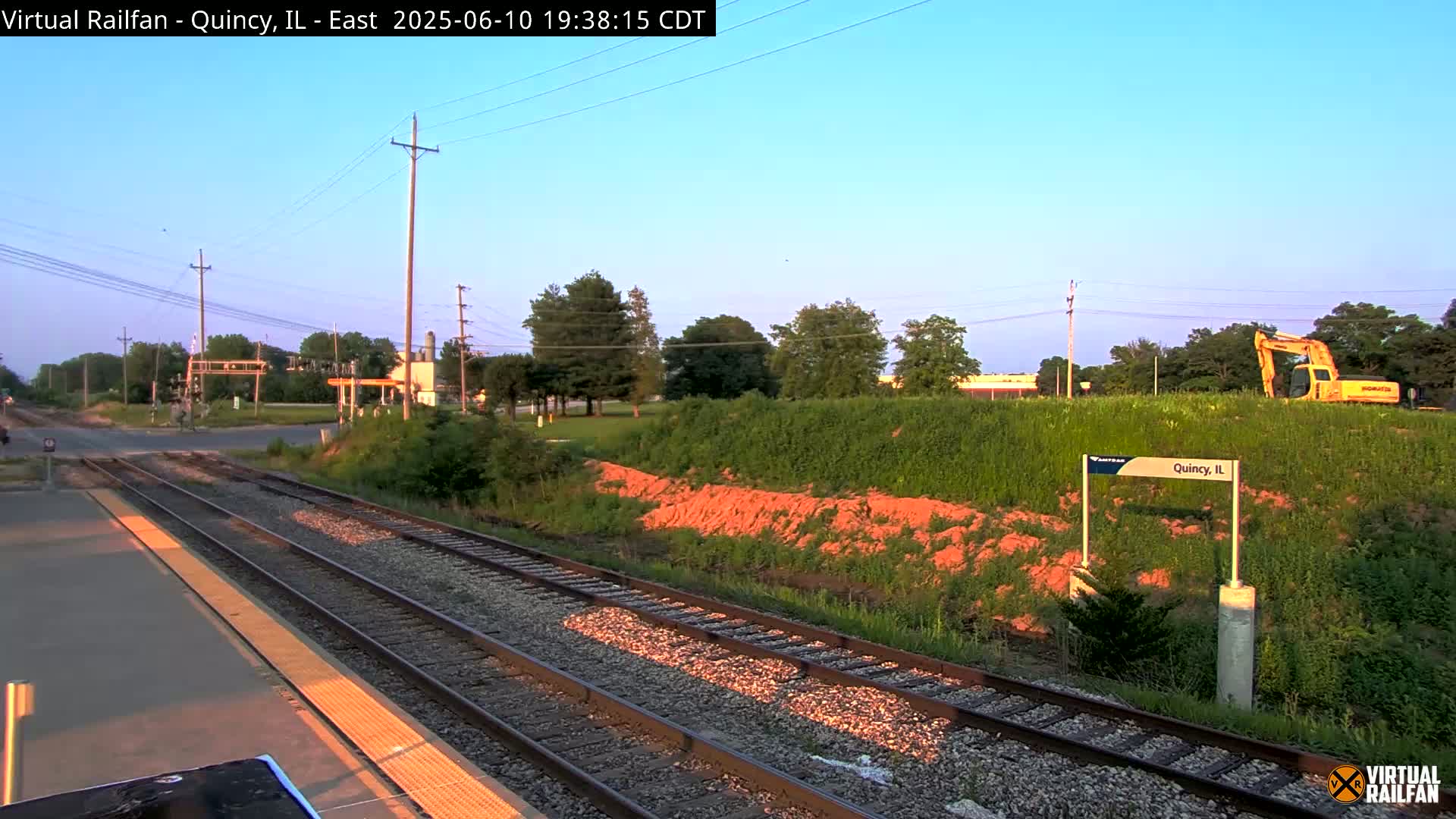 Quincy Amtrak Station & Railroad Crossing Live Cam - Quincy, Adams, Illinois, USA