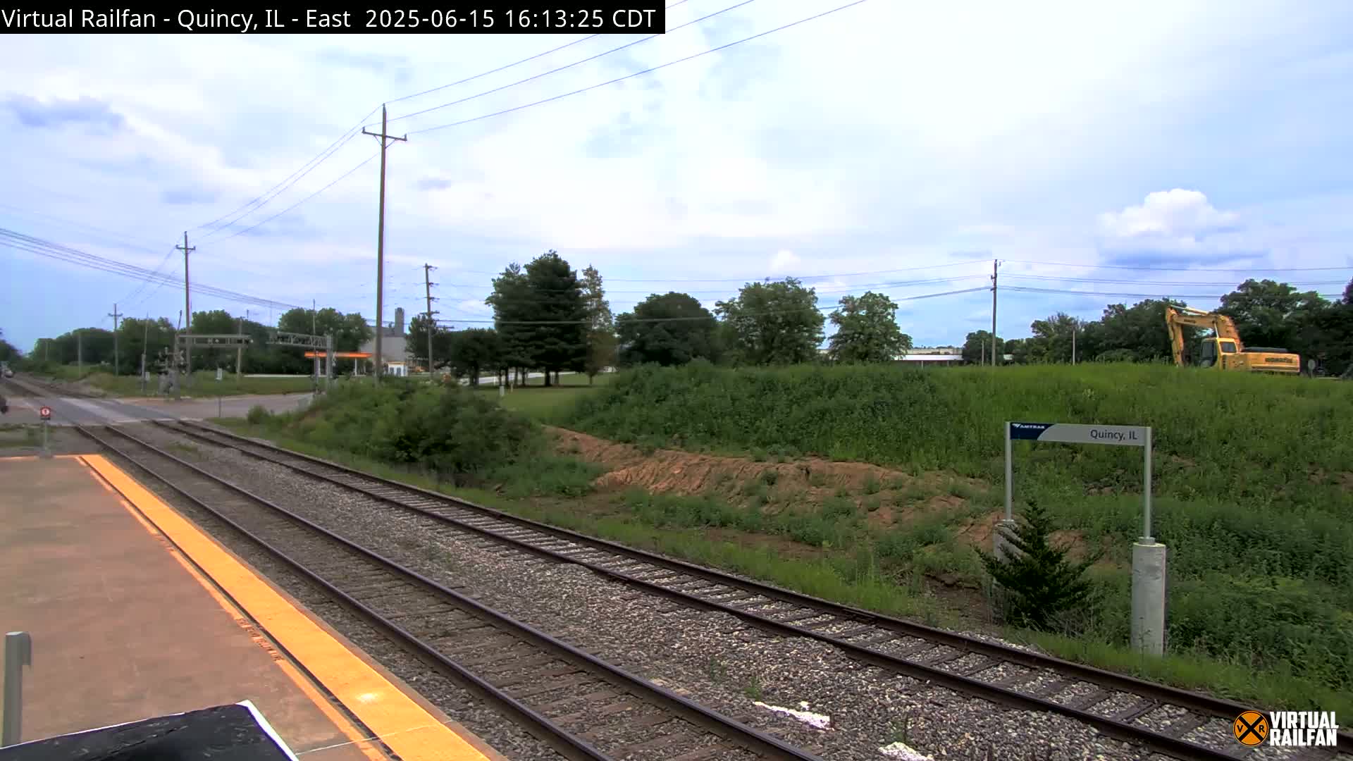 Quincy Amtrak Station & Railroad Crossing Live Cam - Quincy, Adams, Illinois, USA