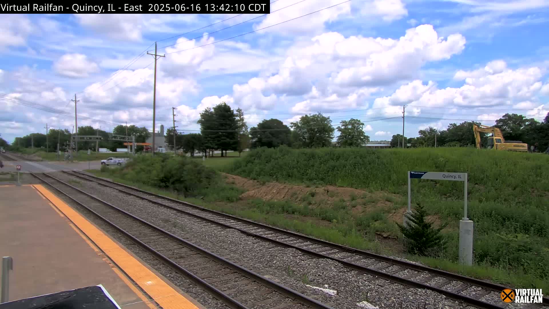Quincy Amtrak Station & Railroad Crossing Live Cam - Quincy, Adams, Illinois, USA