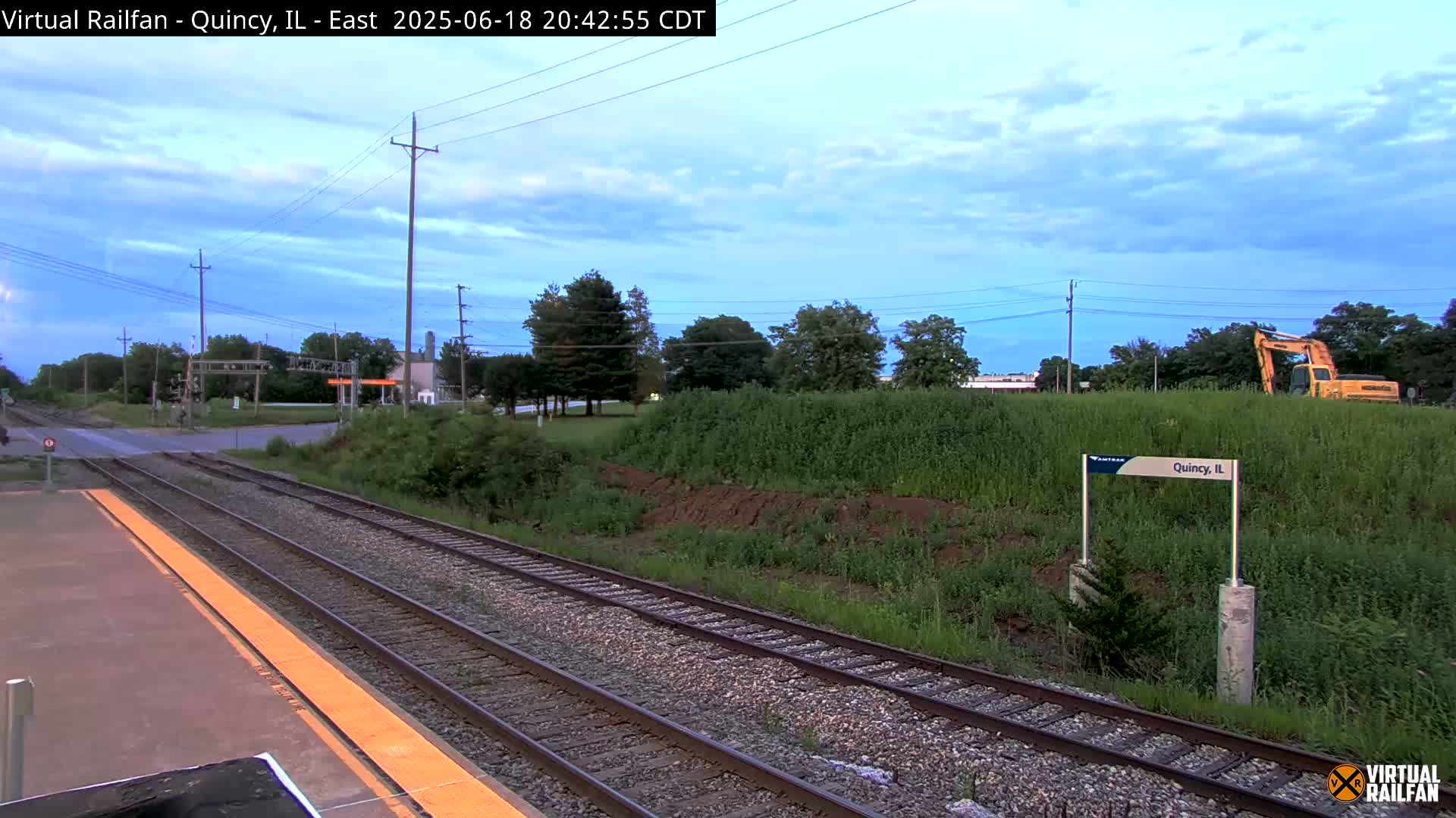 Quincy Amtrak Station & Railroad Crossing Live Cam - Quincy, Adams, Illinois, USA