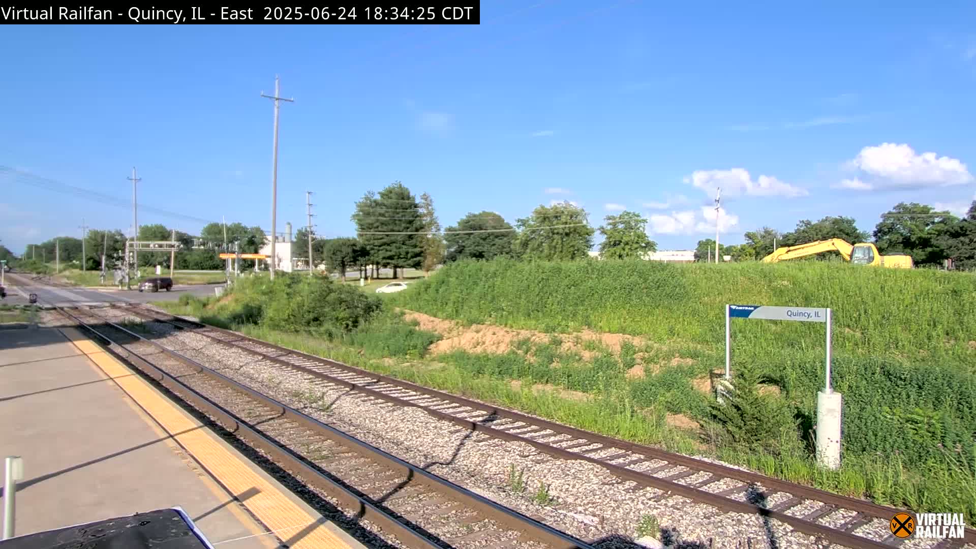 Quincy Amtrak Station & Railroad Crossing Live Cam - Quincy, Adams, Illinois, USA