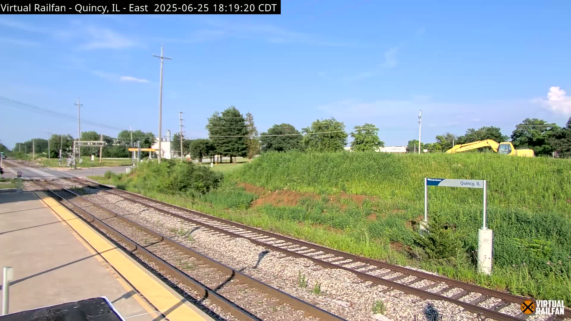Quincy Amtrak Station & Railroad Crossing Live Cam - Quincy, Adams, Illinois, USA