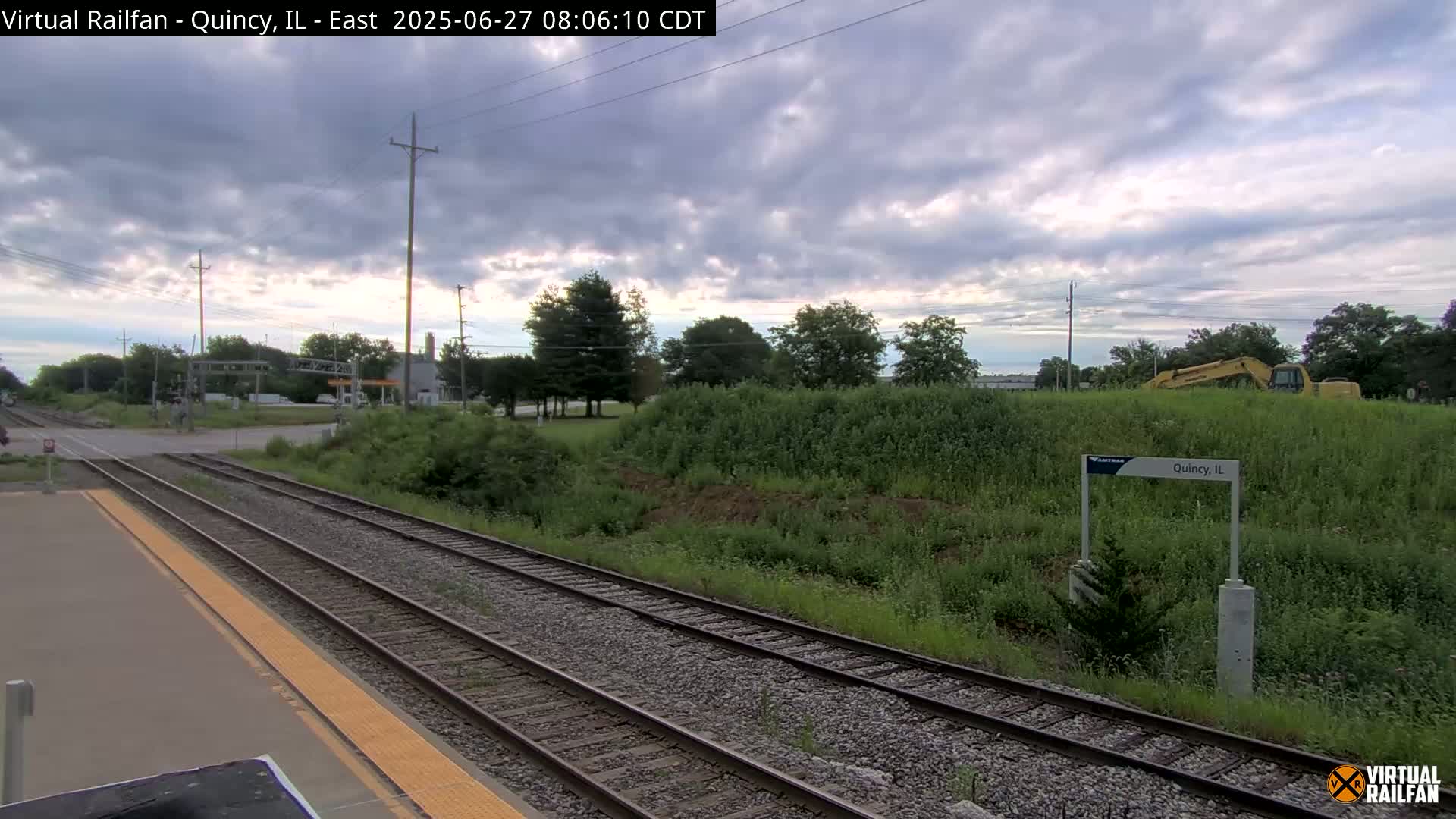 Quincy Amtrak Station & Railroad Crossing Live Cam - Quincy, Adams, Illinois, USA