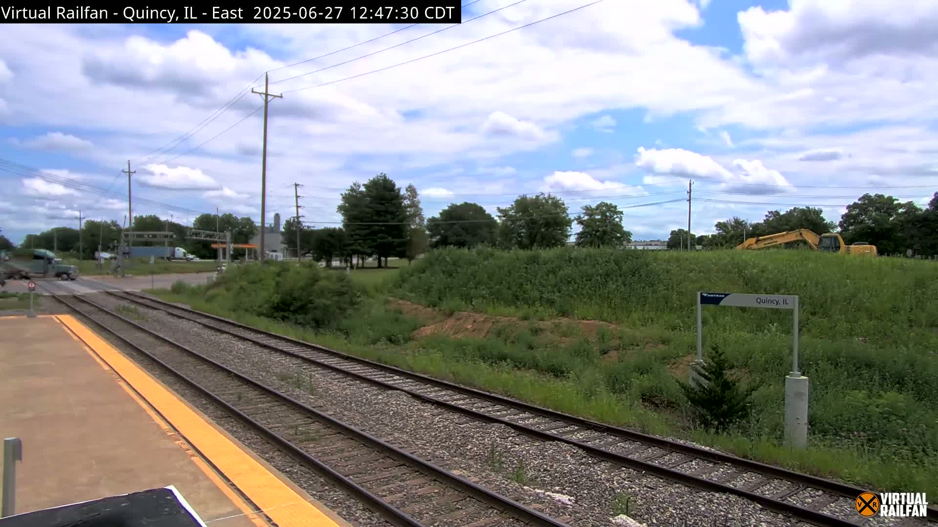 Quincy Amtrak Station & Railroad Crossing Live Cam - Quincy, Adams, Illinois, USA