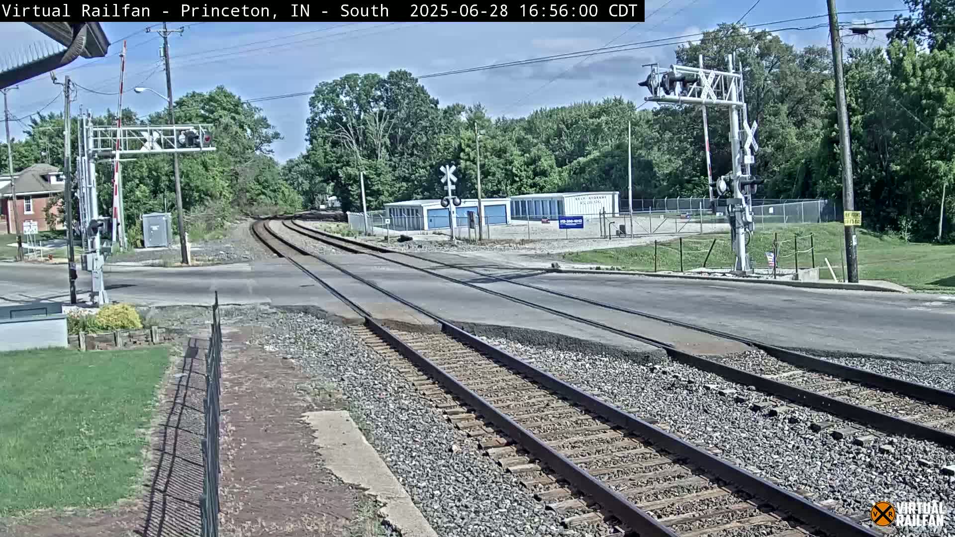 Quincy Amtrak Station & Railroad Crossing Live Cam - Quincy, Adams, Illinois, USA