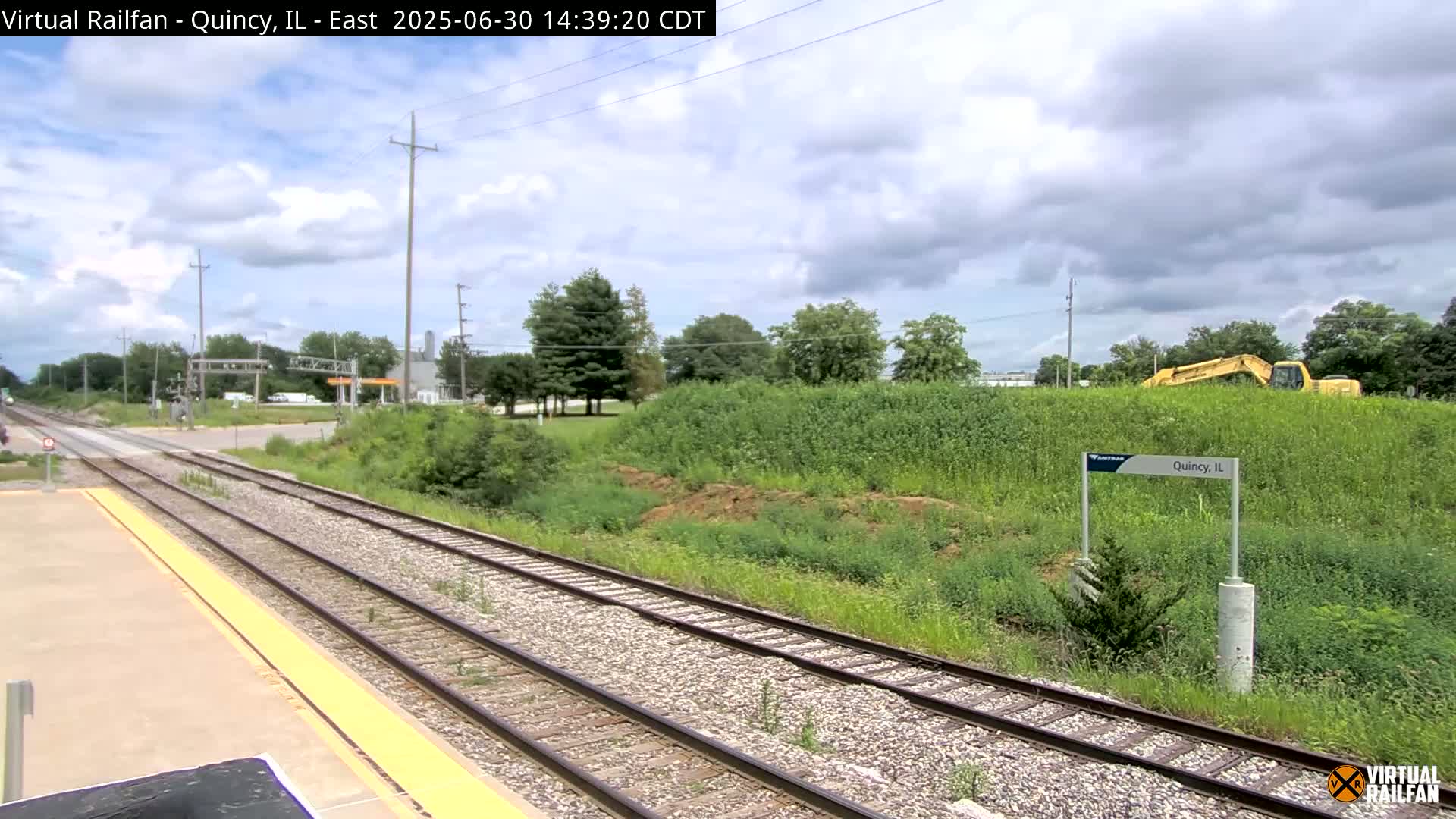 Quincy Amtrak Station & Railroad Crossing Live Cam - Quincy, Adams, Illinois, USA