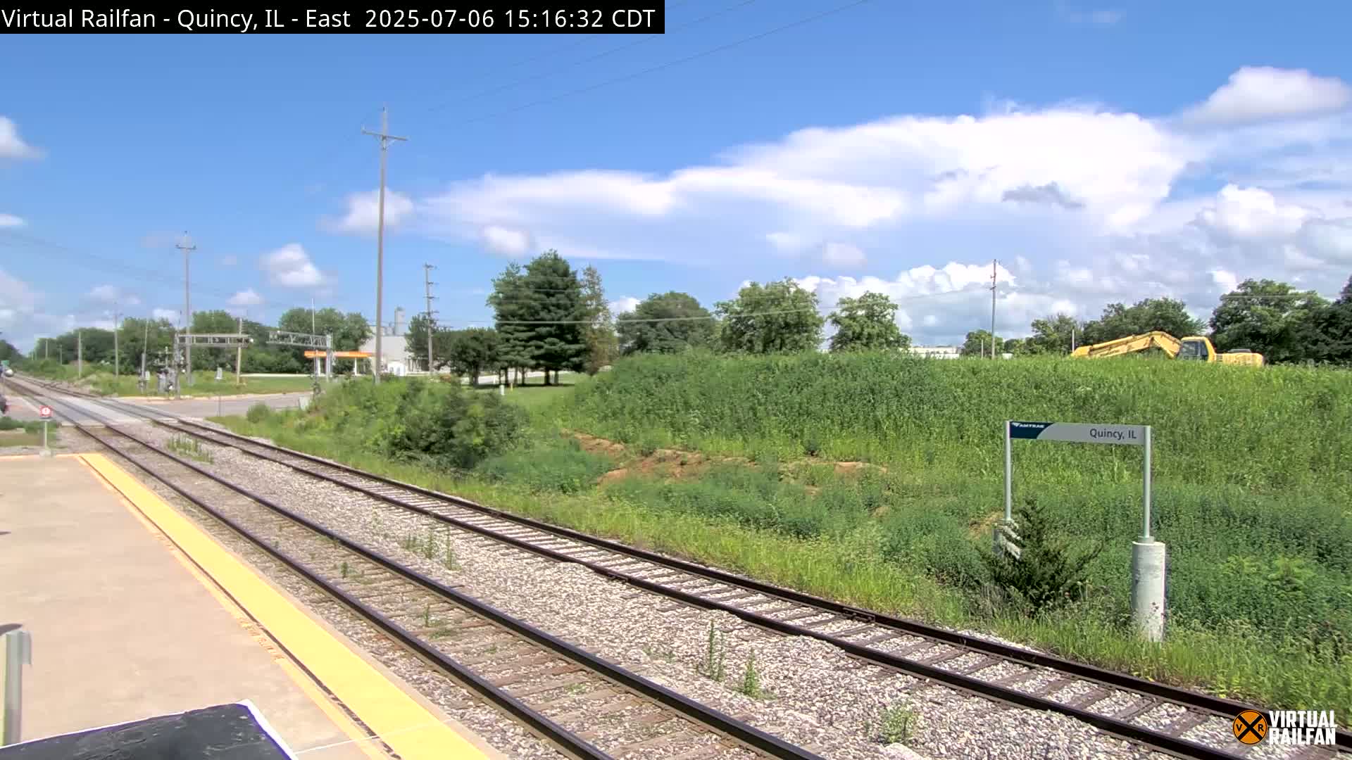 Quincy Amtrak Station & Railroad Crossing Live Cam - Quincy, Adams, Illinois, USA
