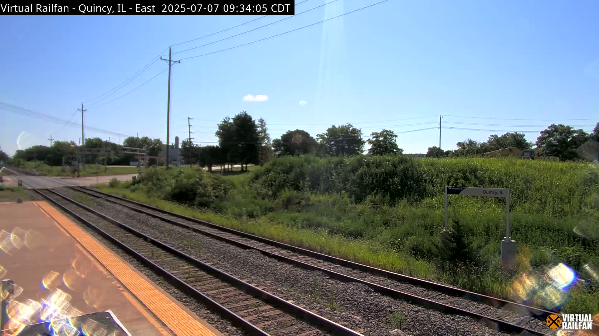 Quincy Amtrak Station & Railroad Crossing Live Cam - Quincy, Adams, Illinois, USA