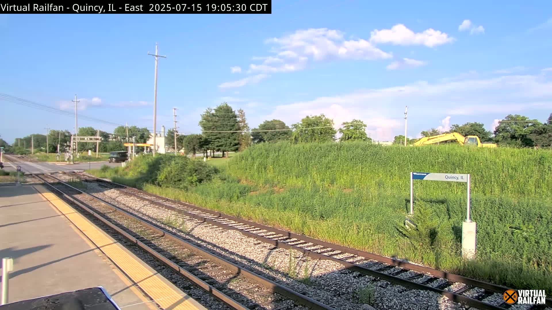 Quincy Amtrak Station & Railroad Crossing Live Cam - Quincy, Adams, Illinois, USA