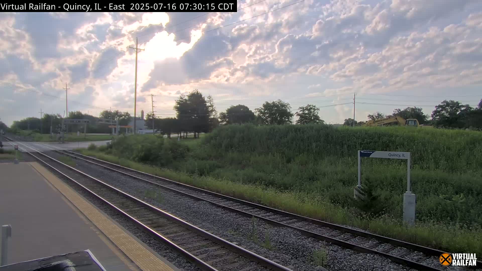 Quincy Amtrak Station & Railroad Crossing Live Cam - Quincy, Adams, Illinois, USA