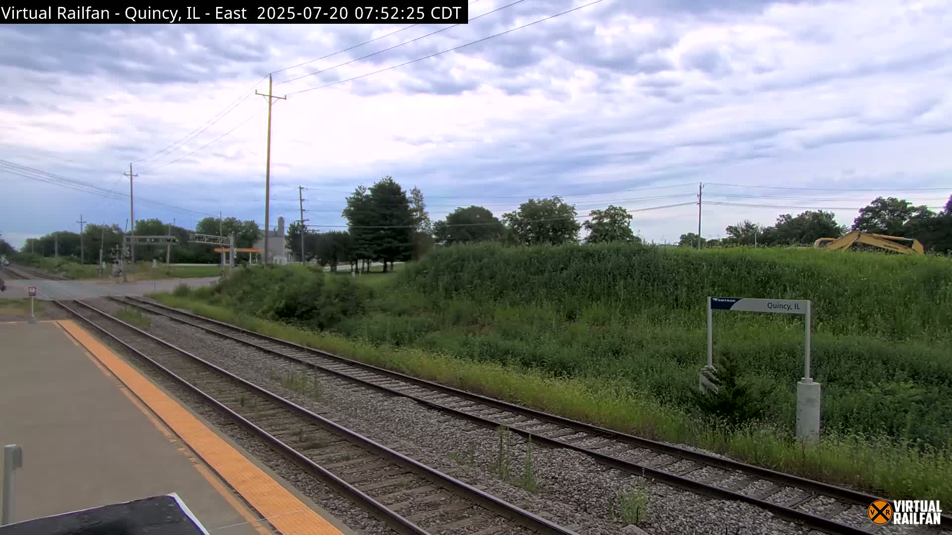 Quincy Amtrak Station & Railroad Crossing Live Cam - Quincy, Adams, Illinois, USA