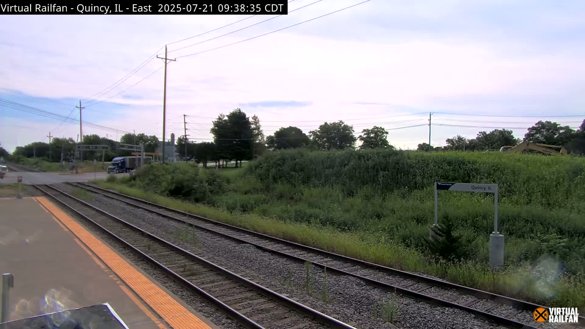Quincy Amtrak Station & Railroad Crossing Live Cam - Quincy, Adams, Illinois, USA