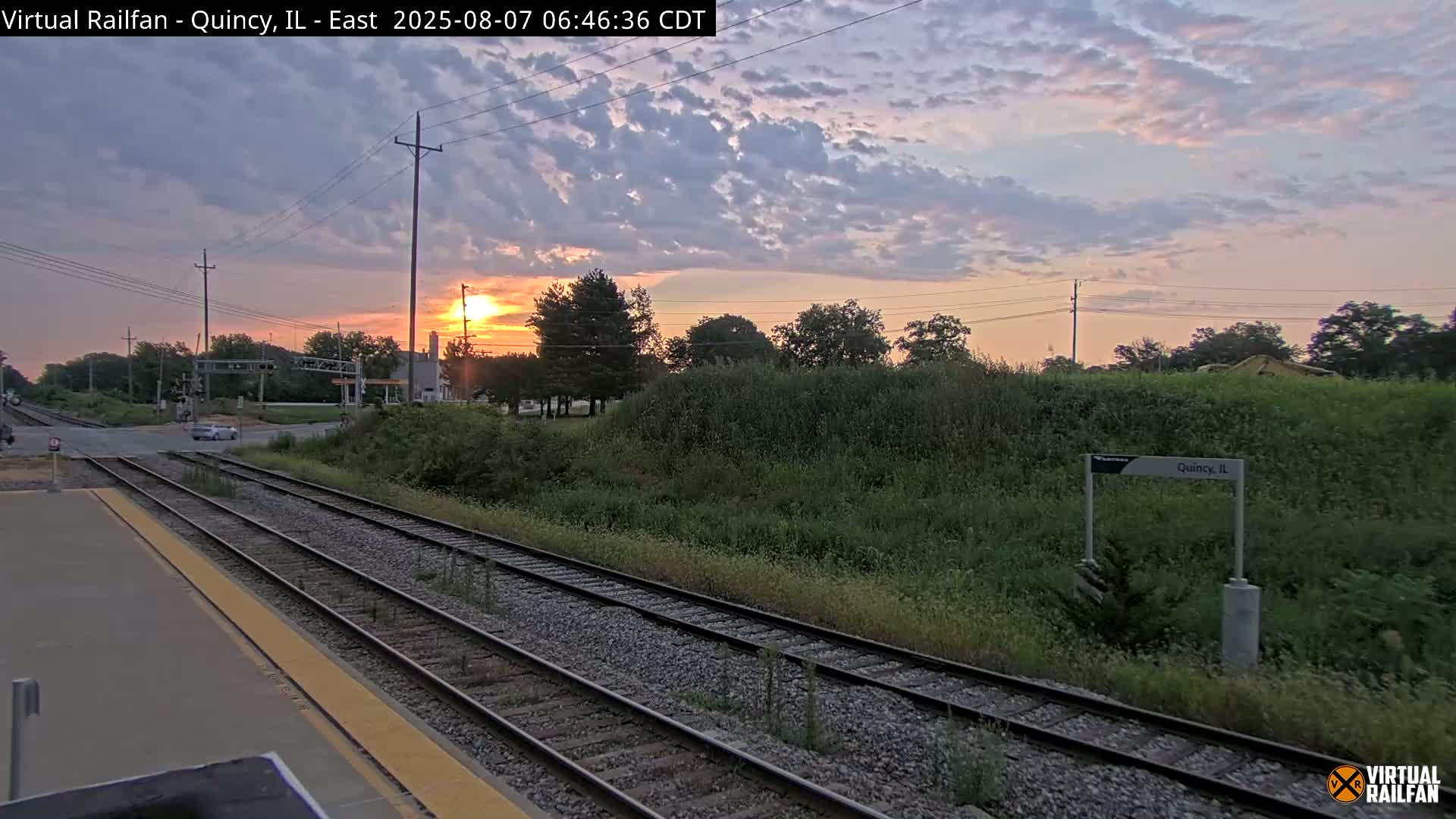 Quincy Amtrak Station & Railroad Crossing Live Cam - Quincy, Adams, Illinois, USA