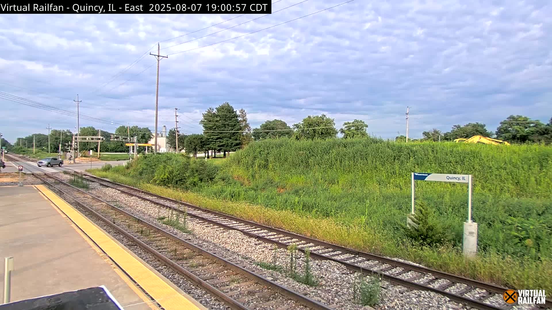 Quincy Amtrak Station & Railroad Crossing Live Cam - Quincy, Adams, Illinois, USA