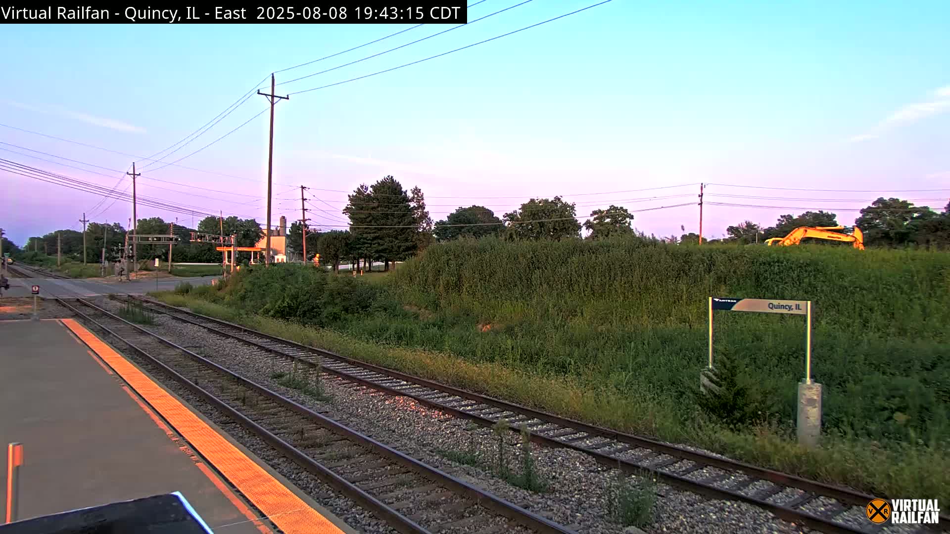 Quincy Amtrak Station & Railroad Crossing Live Cam - Quincy, Adams, Illinois, USA