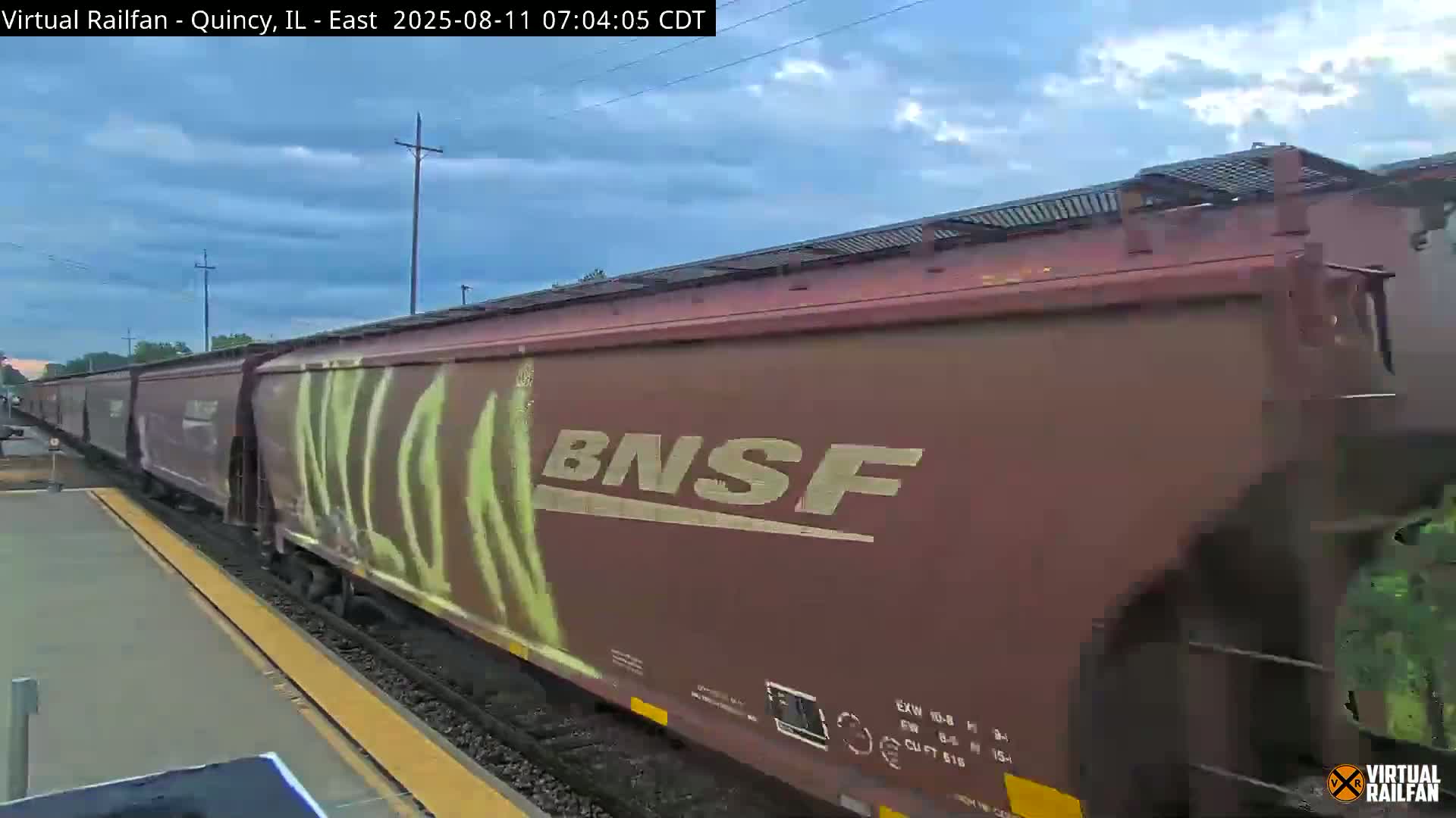 Quincy Amtrak Station & Railroad Crossing Live Cam - Quincy, Adams, Illinois, USA