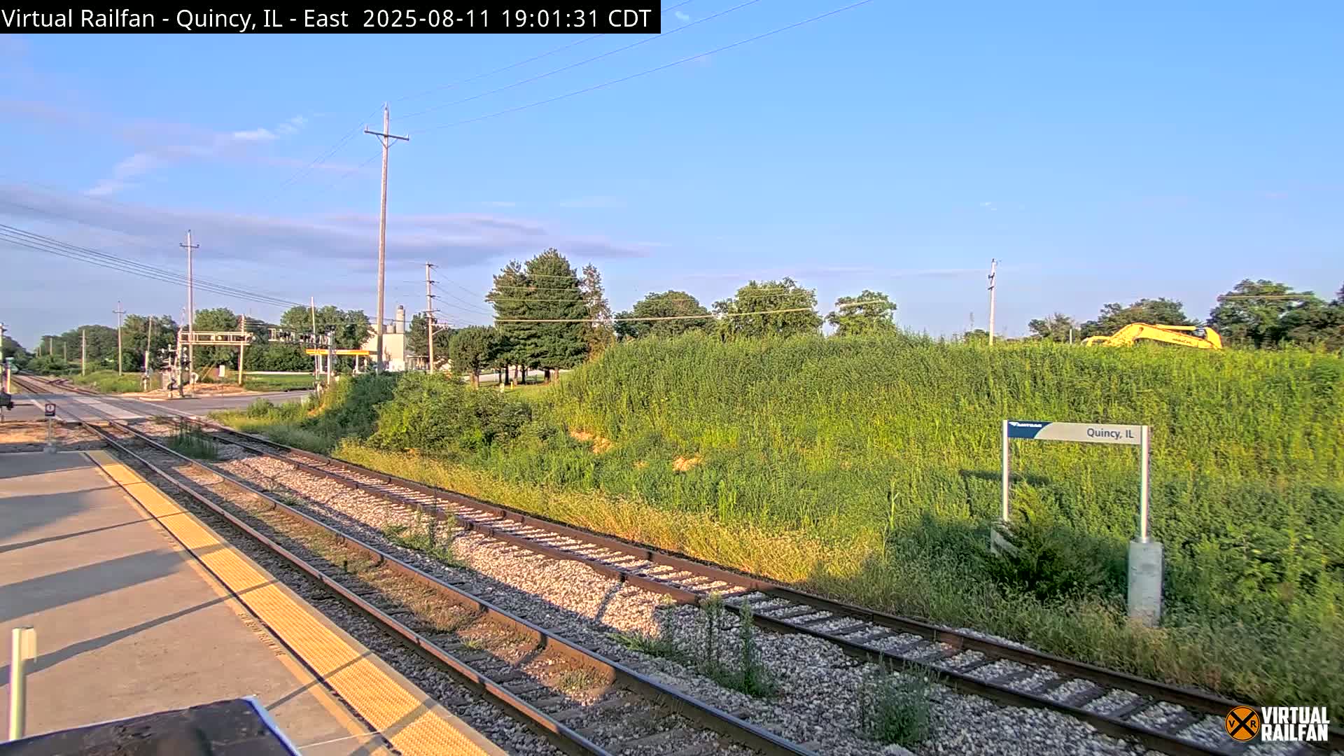 Quincy Amtrak Station & Railroad Crossing Live Cam - Quincy, Adams, Illinois, USA