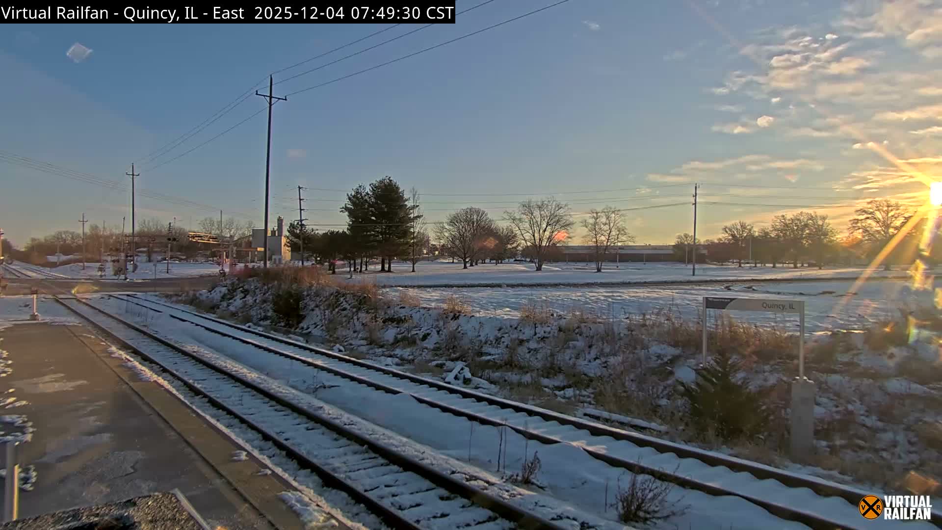 Quincy Amtrak Station & Railroad Crossing Live Cam - Quincy, Adams, Illinois, USA