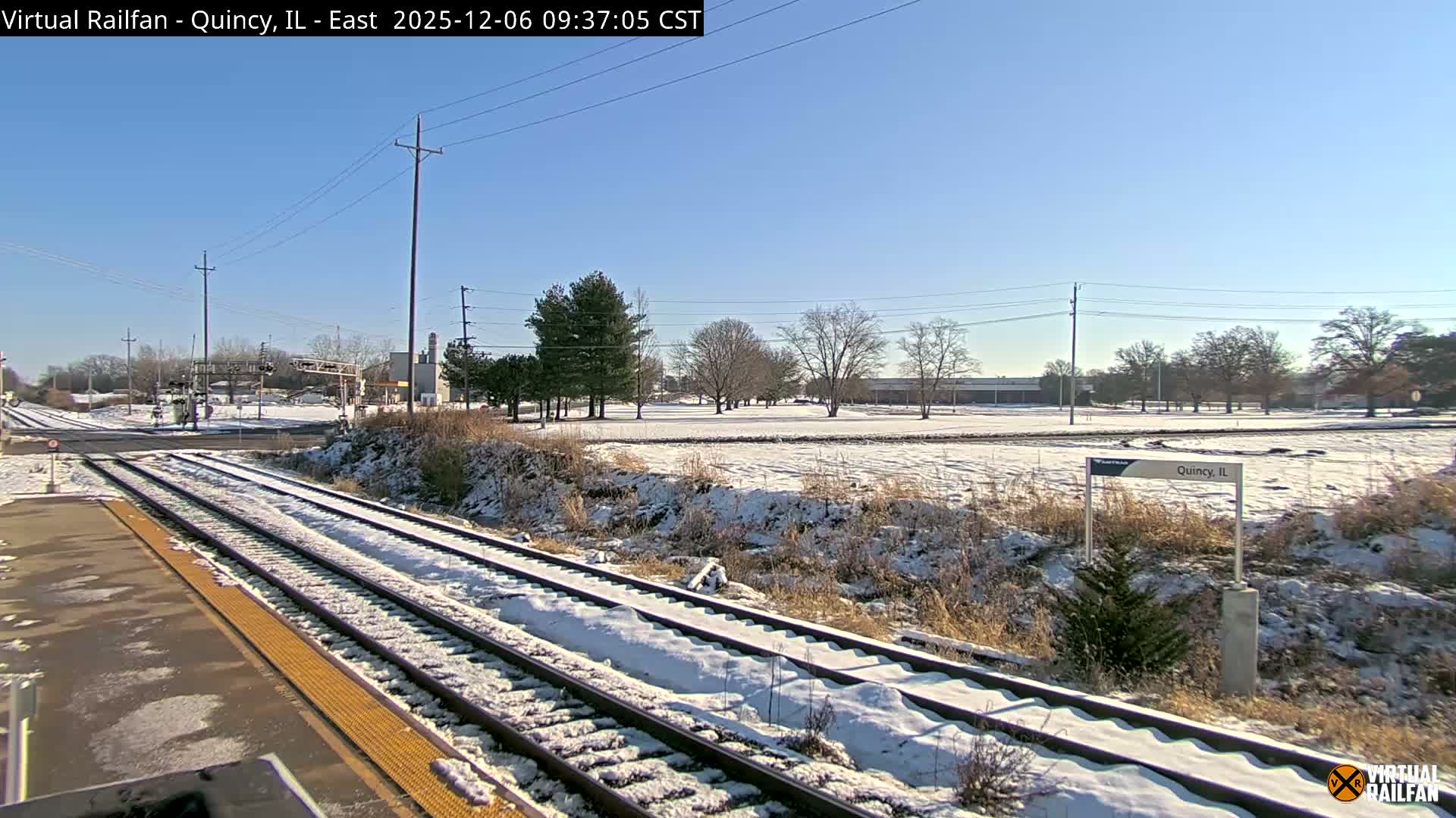 Quincy Amtrak Station & Railroad Crossing Live Cam - Quincy, Adams, Illinois, USA