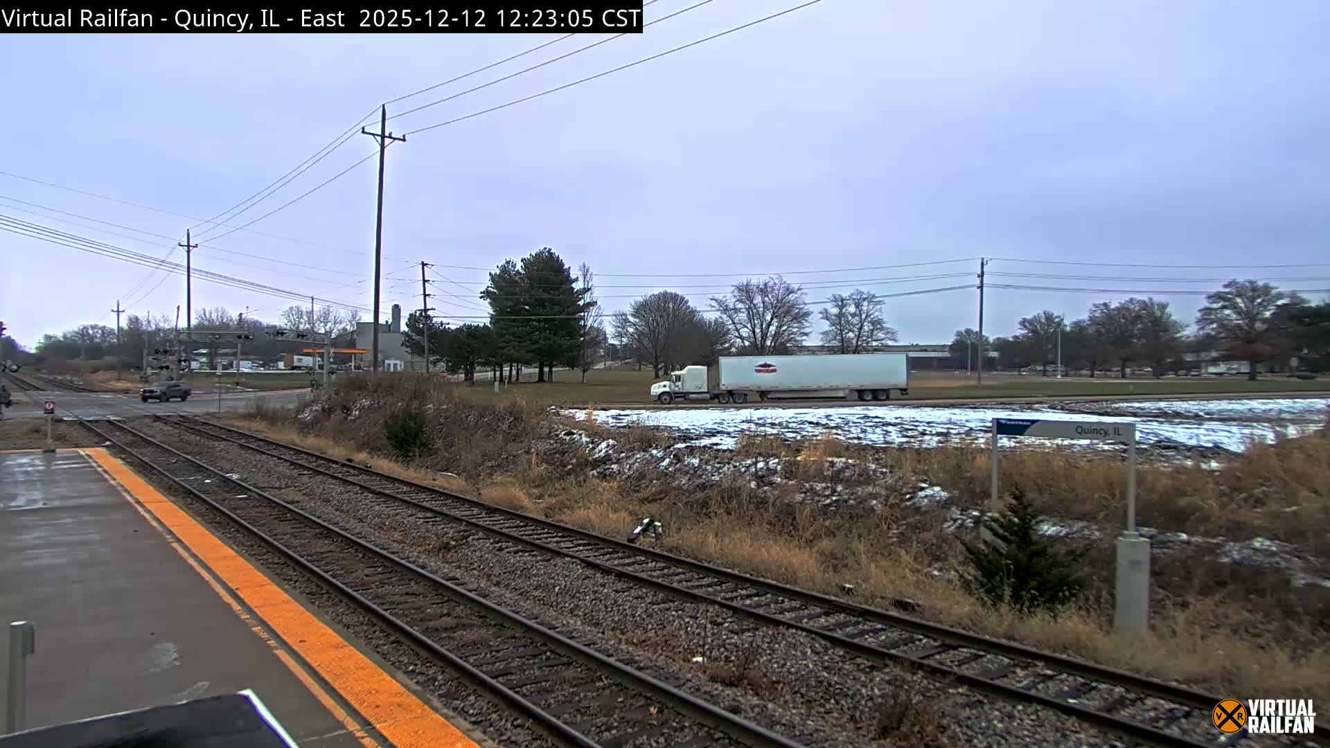 Quincy Amtrak Station & Railroad Crossing Live Cam - Quincy, Adams, Illinois, USA