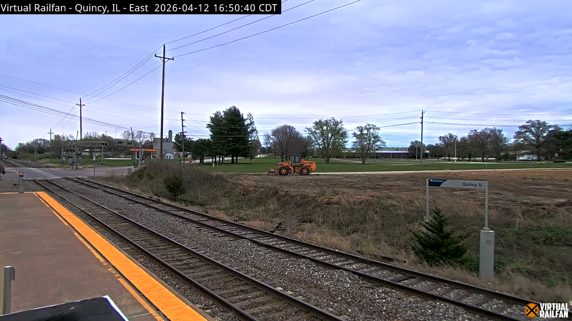 Quincy Amtrak Station & Railroad Crossing Live Cam - Quincy, Adams, Illinois, USA