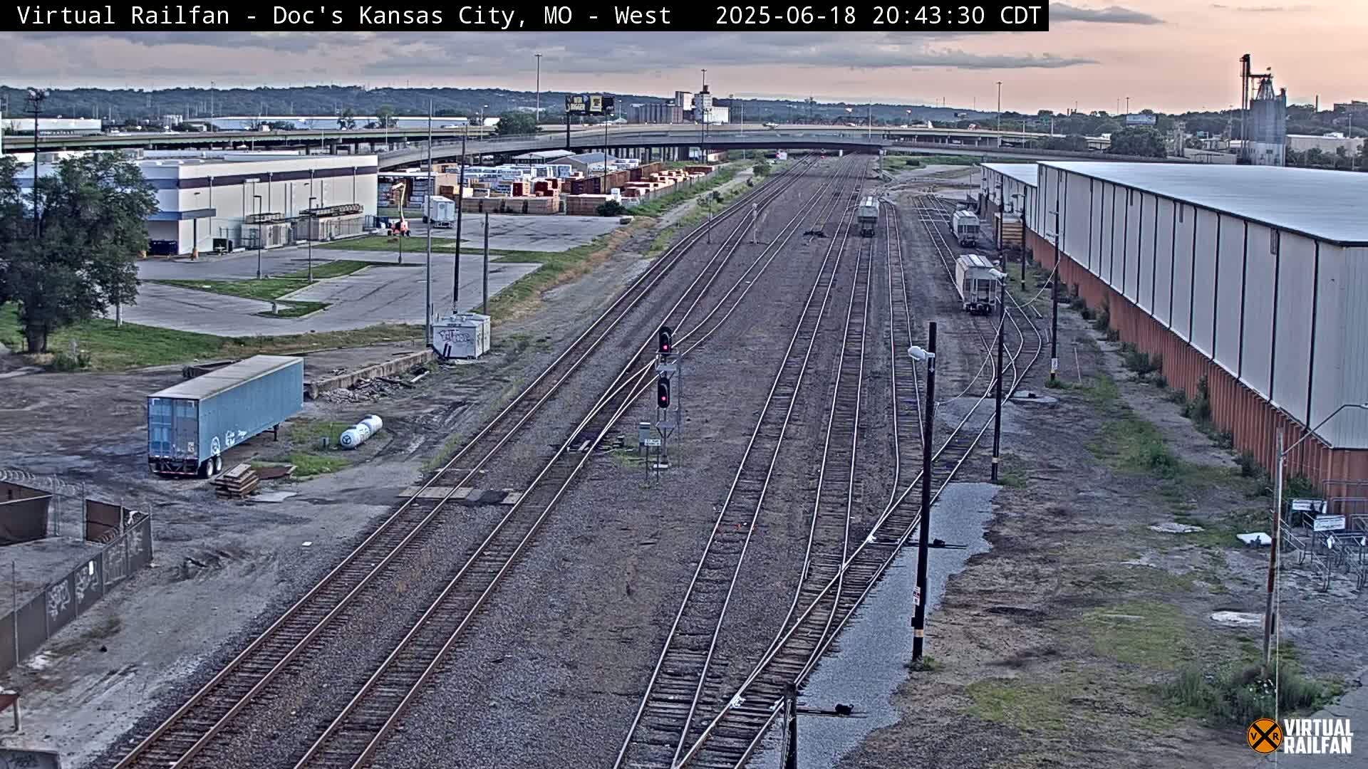 Kansas City Skyline & Train Depot Live Cam - Kansas City, Jackson, Missouri, USA 