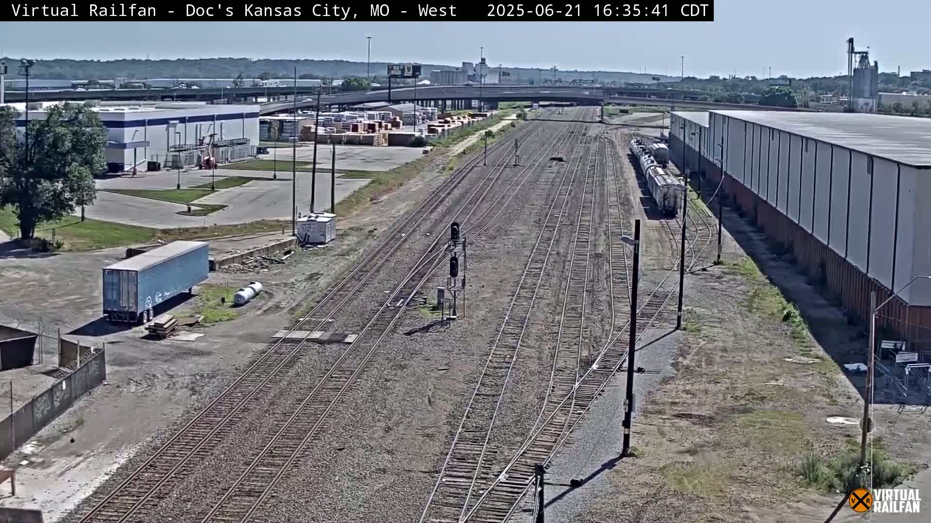 Kansas City Skyline & Train Depot Live Cam - Kansas City, Jackson, Missouri, USA 