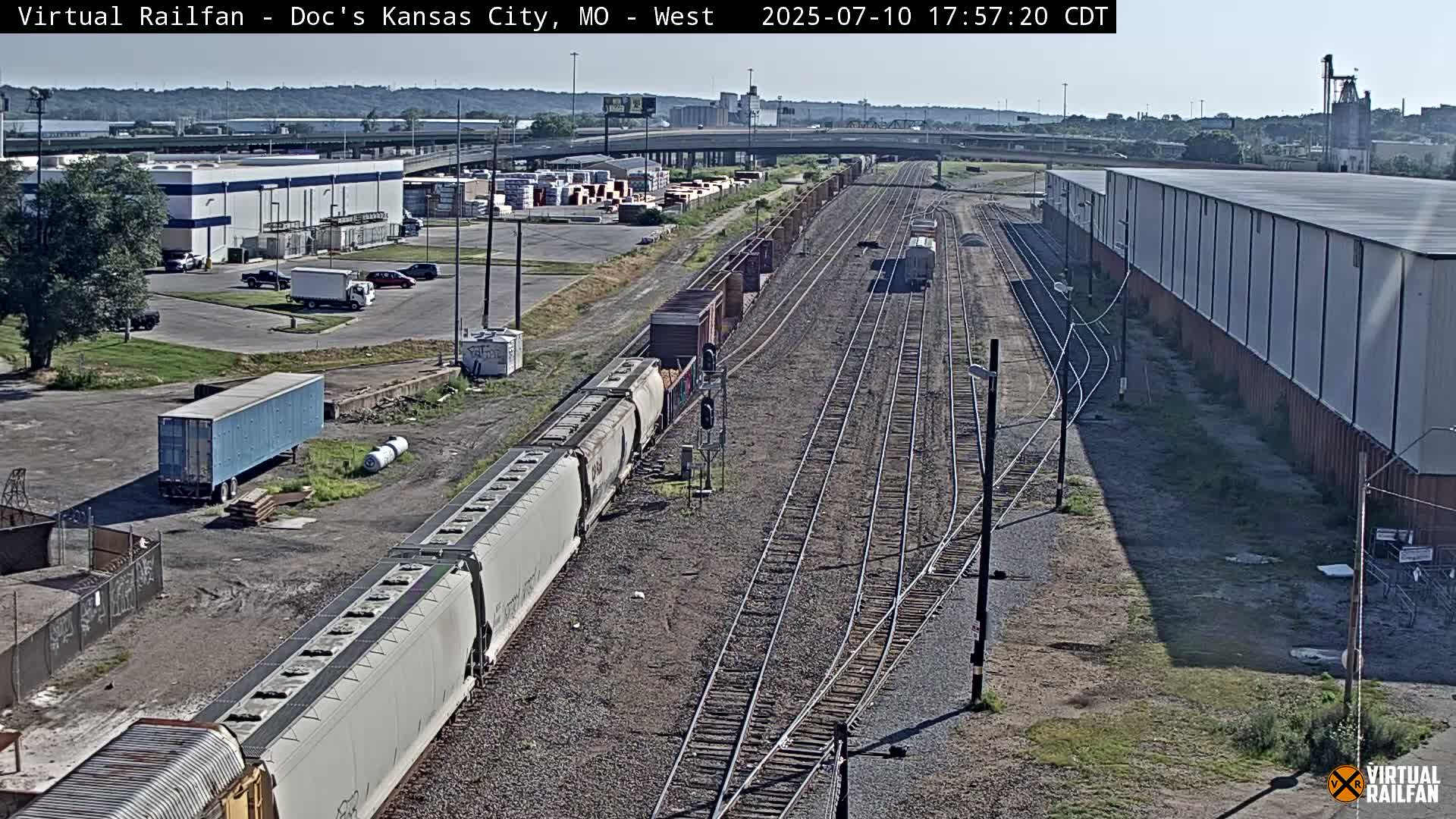 Kansas City Skyline & Train Depot Live Cam - Kansas City, Jackson, Missouri, USA 