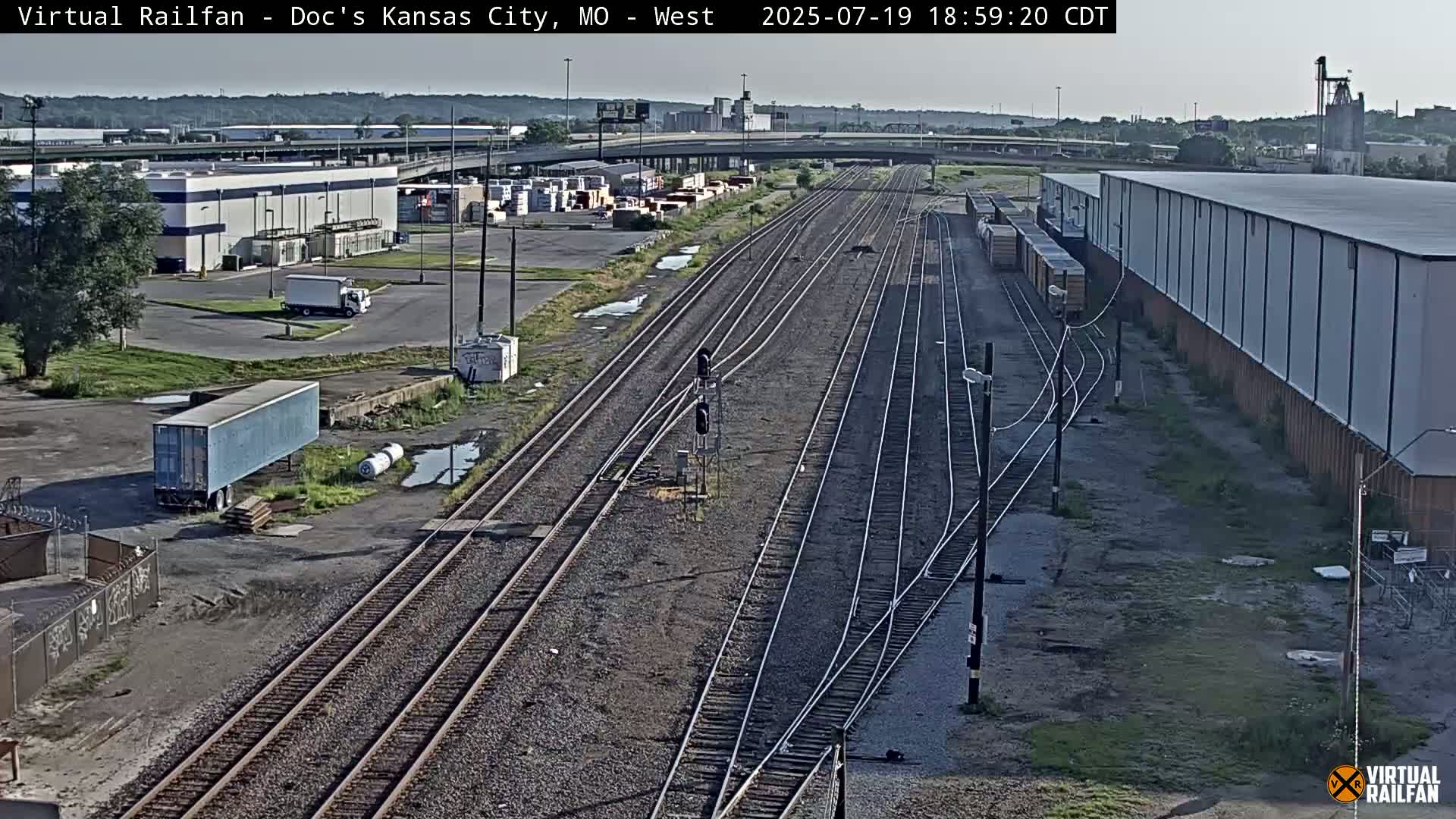 Kansas City Skyline & Train Depot Live Cam - Kansas City, Jackson, Missouri, USA 