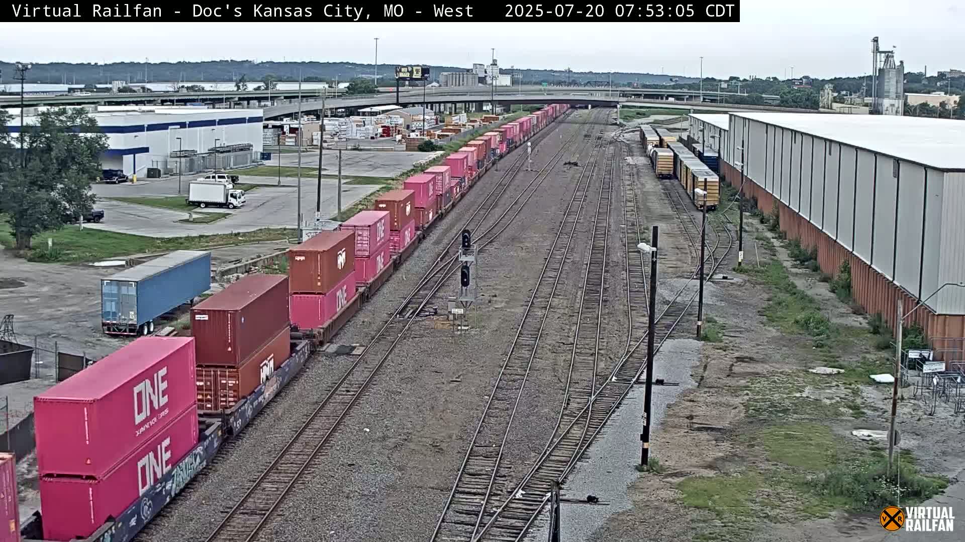 Kansas City Skyline & Train Depot Live Cam - Kansas City, Jackson, Missouri, USA 