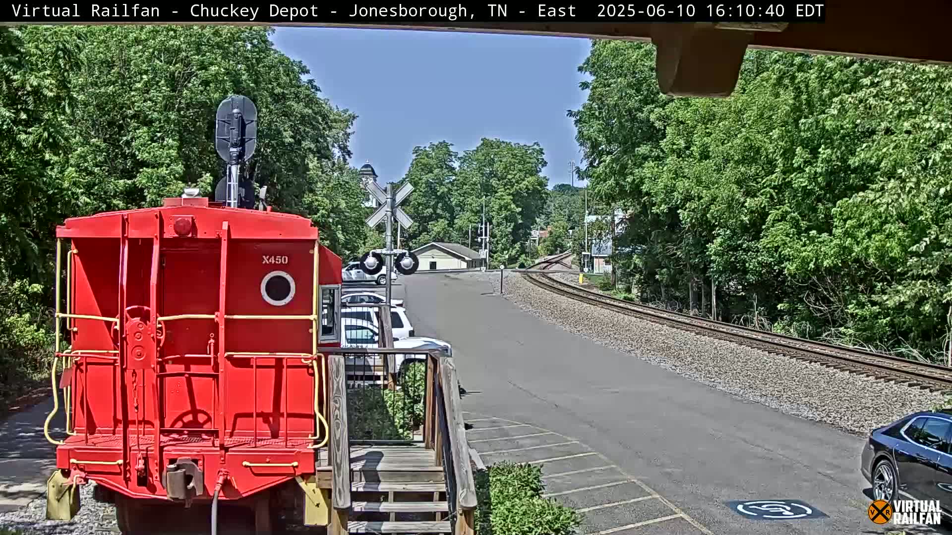 Jonesborough, Chuckey Railroad Depot Museum Railroad Crossing Live Cam - Jonesborough, Washington Tennessee, USA