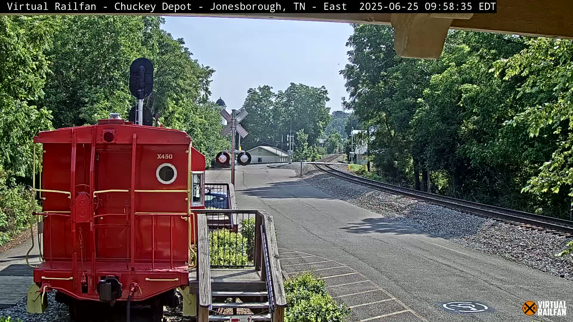 Jonesborough, Chuckey Railroad Depot Museum Railroad Crossing Live Cam - Jonesborough, Washington Tennessee, USA
