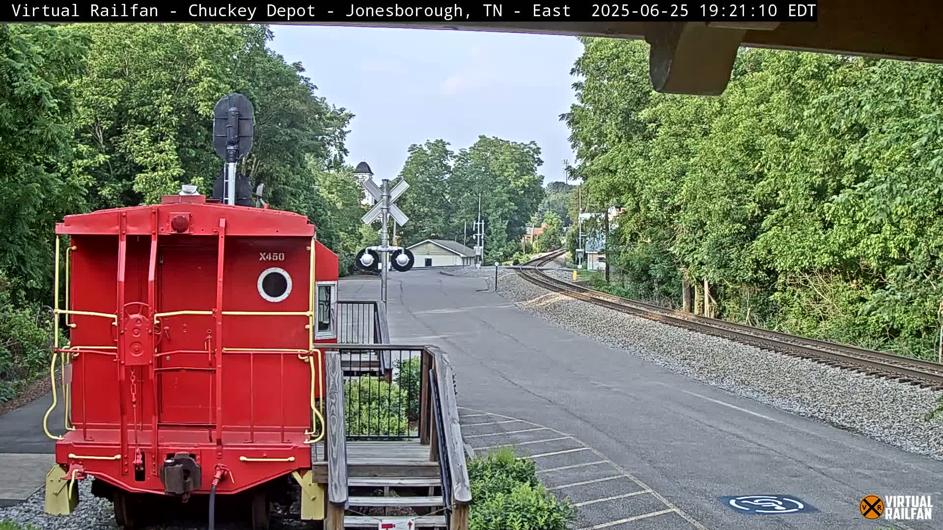 Jonesborough, Chuckey Railroad Depot Museum Railroad Crossing Live Cam - Jonesborough, Washington Tennessee, USA