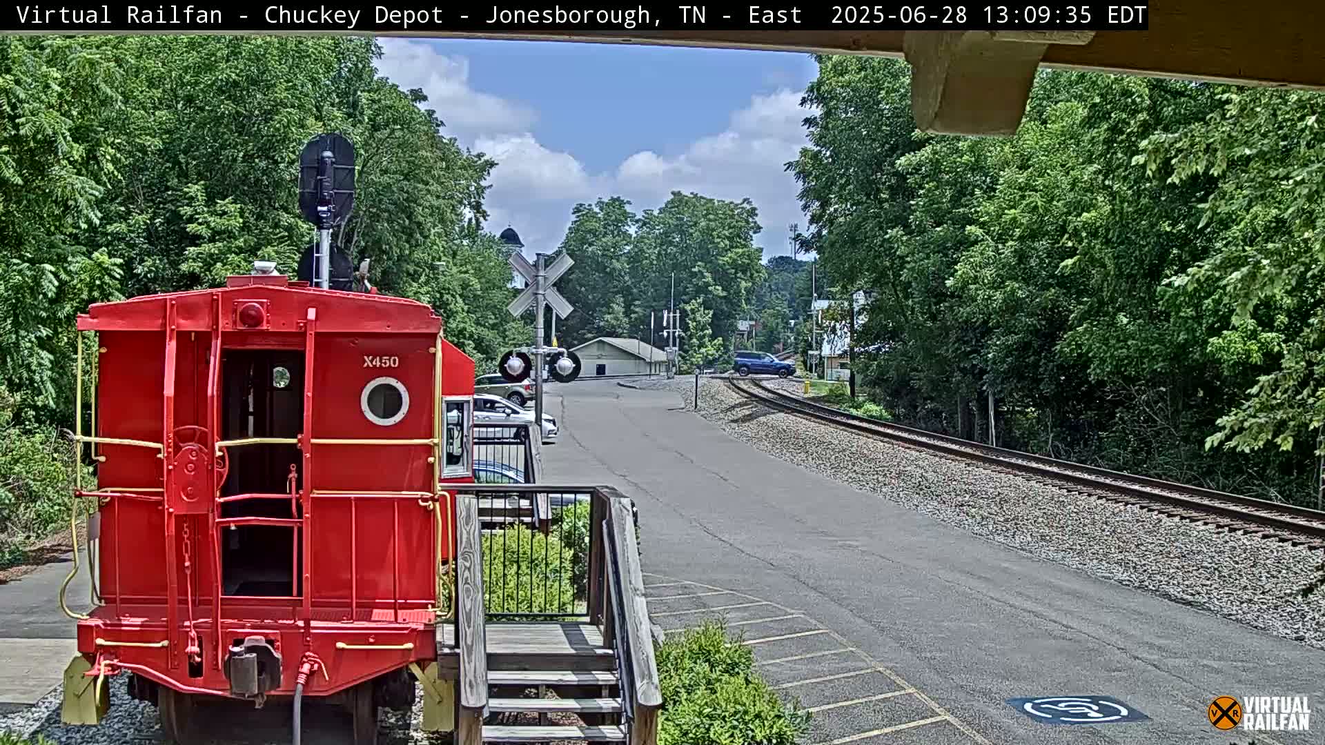 Jonesborough, Chuckey Railroad Depot Museum Railroad Crossing Live Cam - Jonesborough, Washington Tennessee, USA