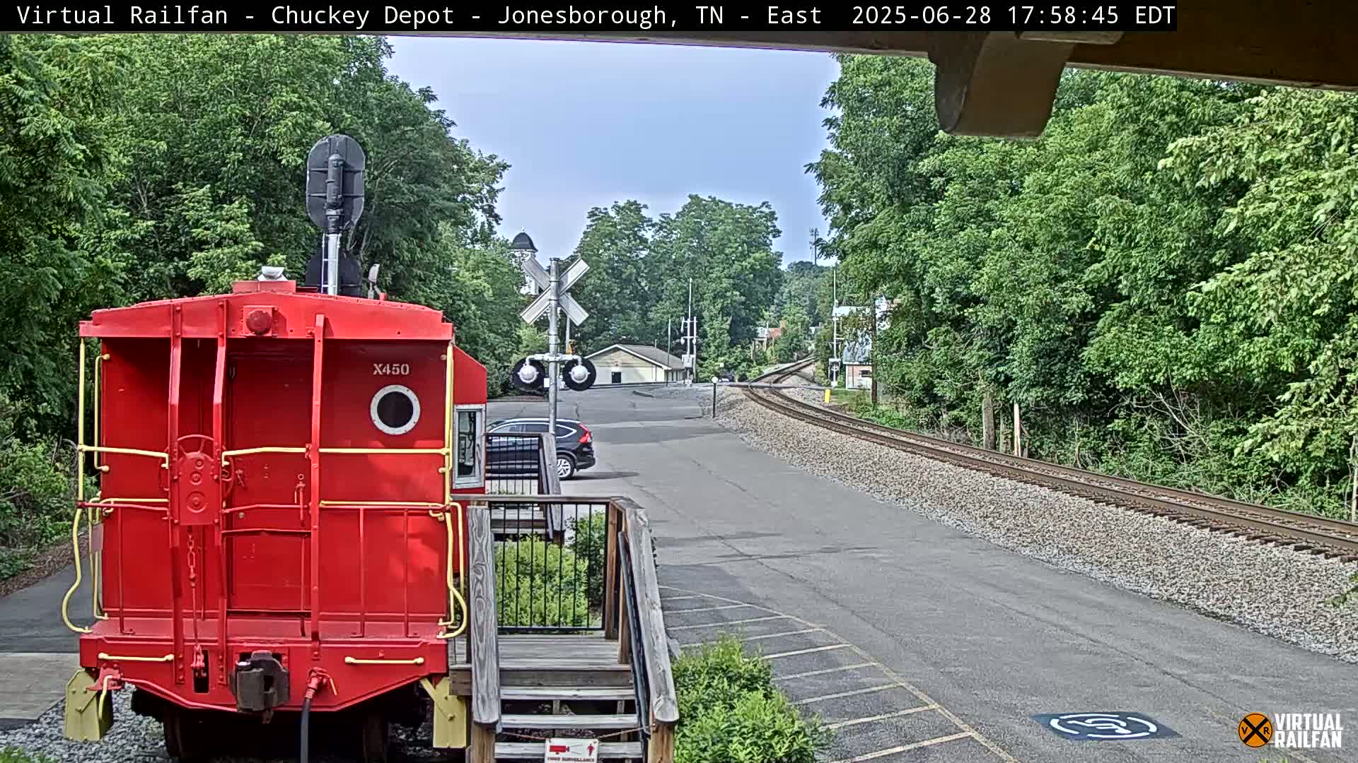 Jonesborough, Chuckey Railroad Depot Museum Railroad Crossing Live Cam - Jonesborough, Washington Tennessee, USA