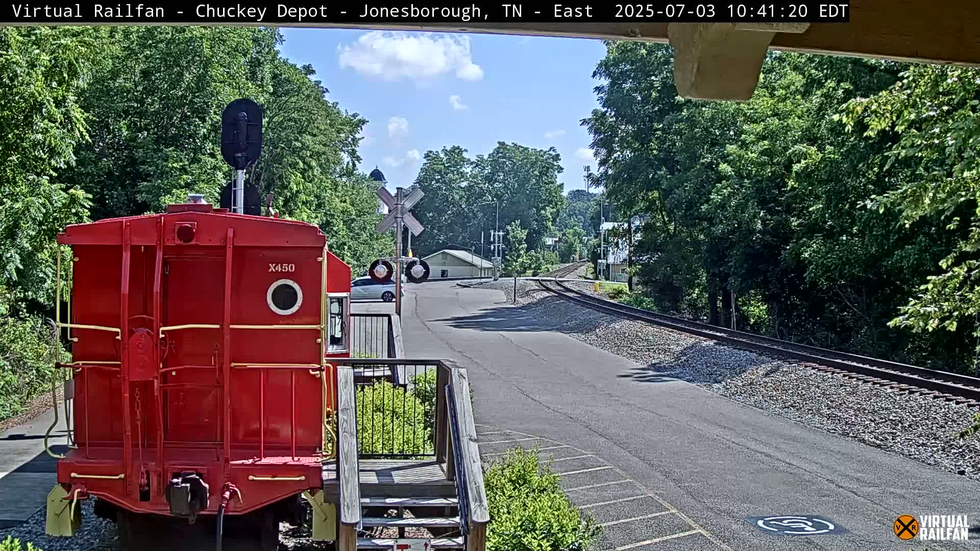 Jonesborough, Chuckey Railroad Depot Museum Railroad Crossing Live Cam - Jonesborough, Washington Tennessee, USA