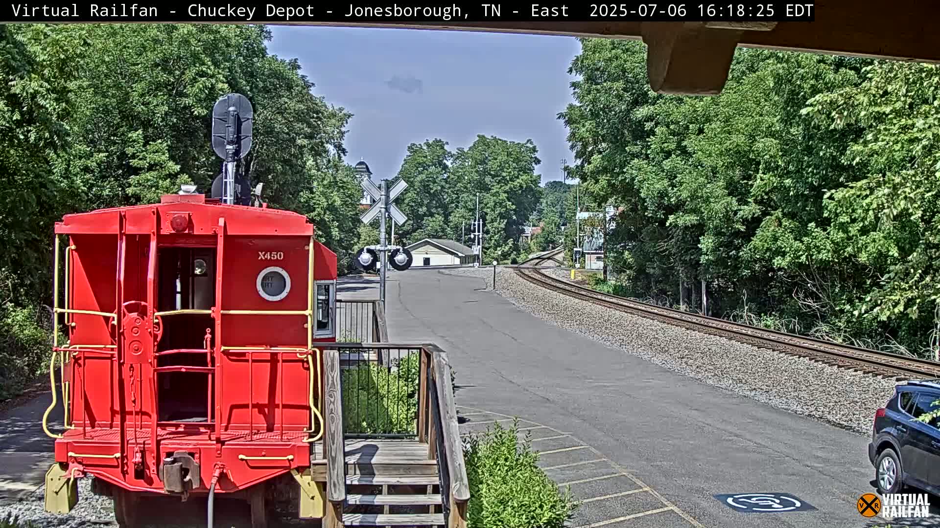 Jonesborough, Chuckey Railroad Depot Museum Railroad Crossing Live Cam - Jonesborough, Washington Tennessee, USA